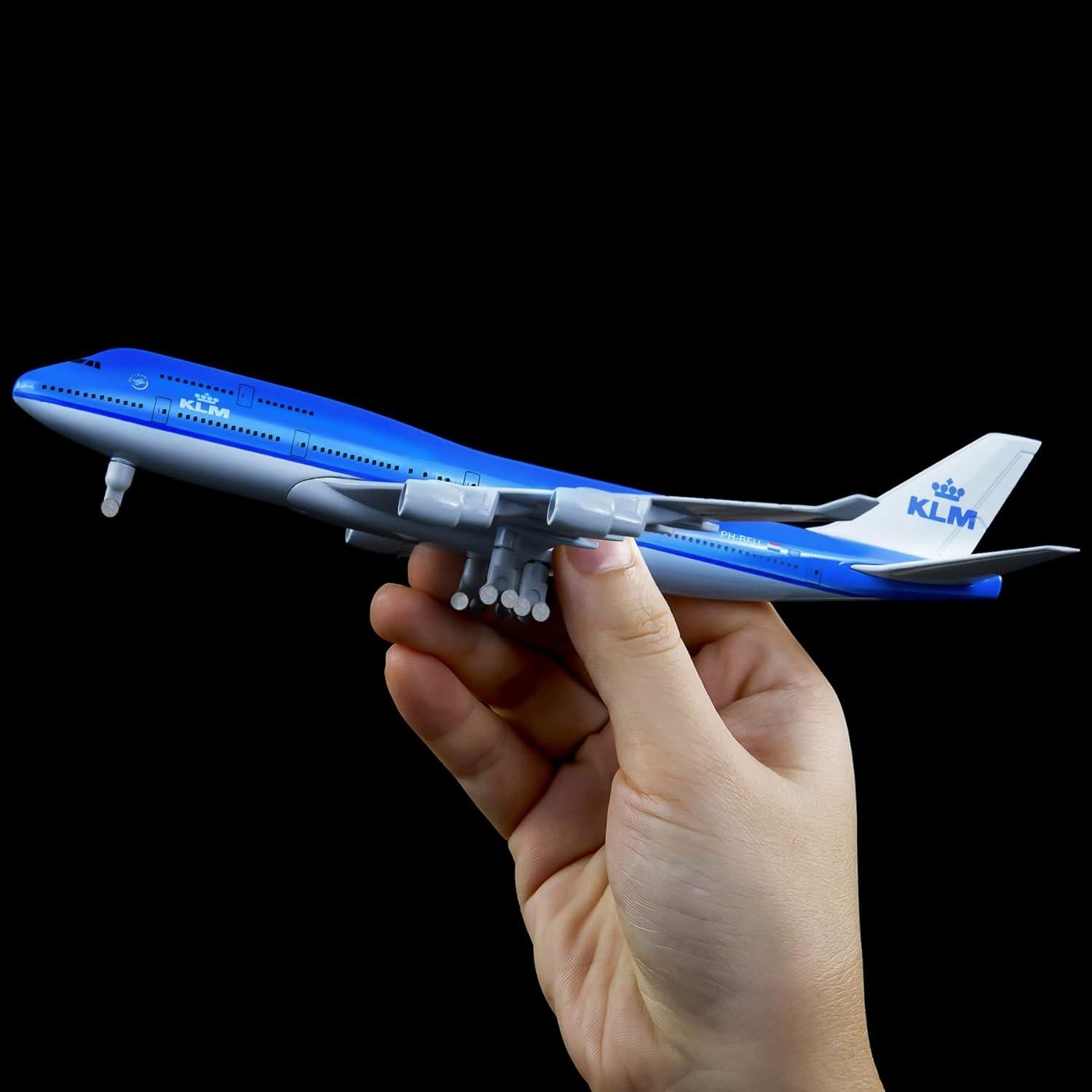Modelo de avión Busyflies KLM 747 a escala 1:300