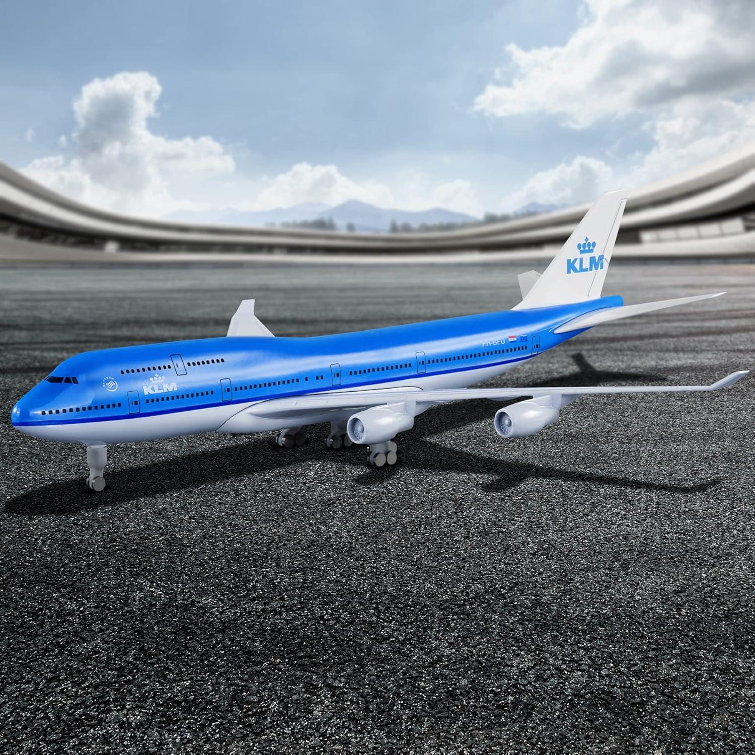 Modelo de avión Busyflies KLM 747 a escala 1:300