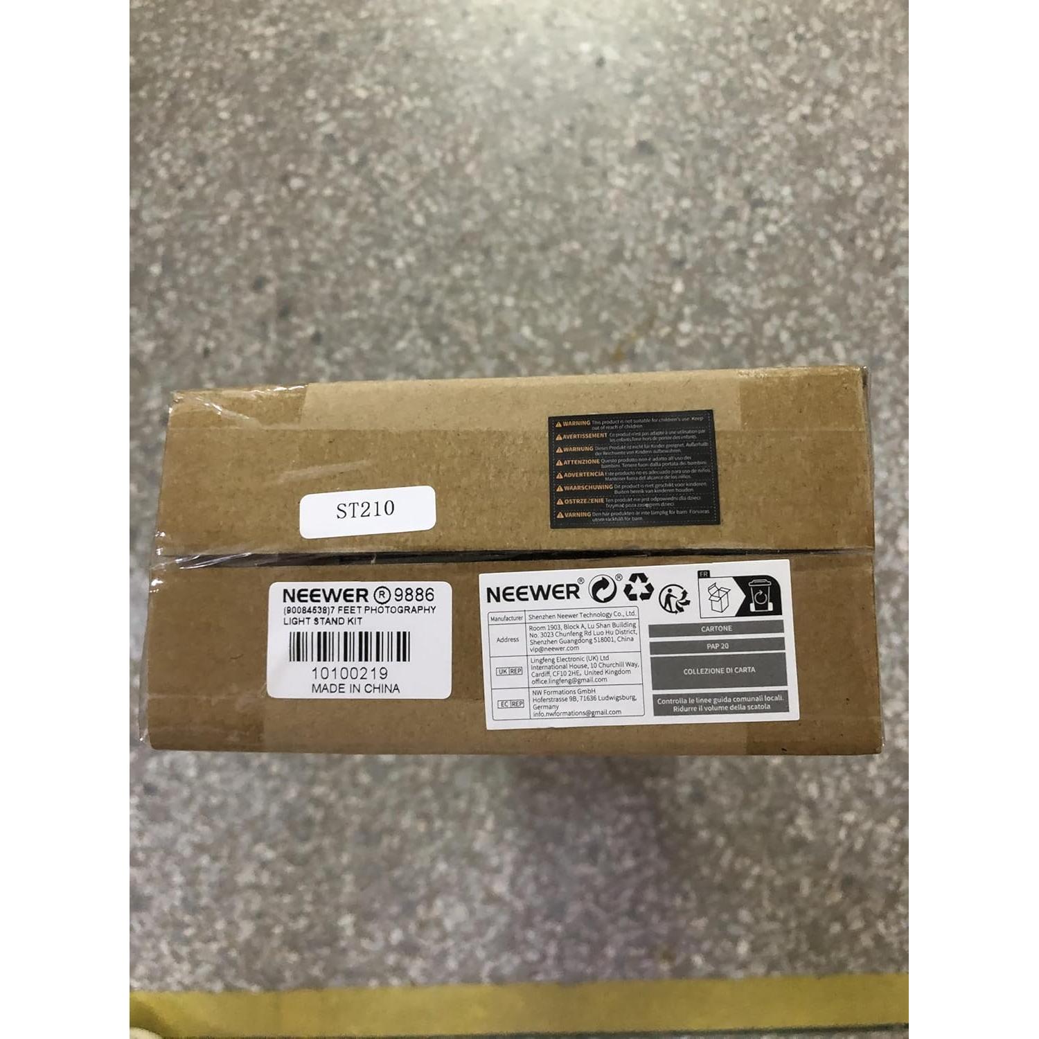 NEEWER Photography Light Stand, 7 Feet / 210cm Aluminum Alloy Photo Studio Tripod Stands for Video, Portrait and Photography Lighting, Reflectors, Soft Boxes, Umbrellas, Backgrounds (2 Pieces)