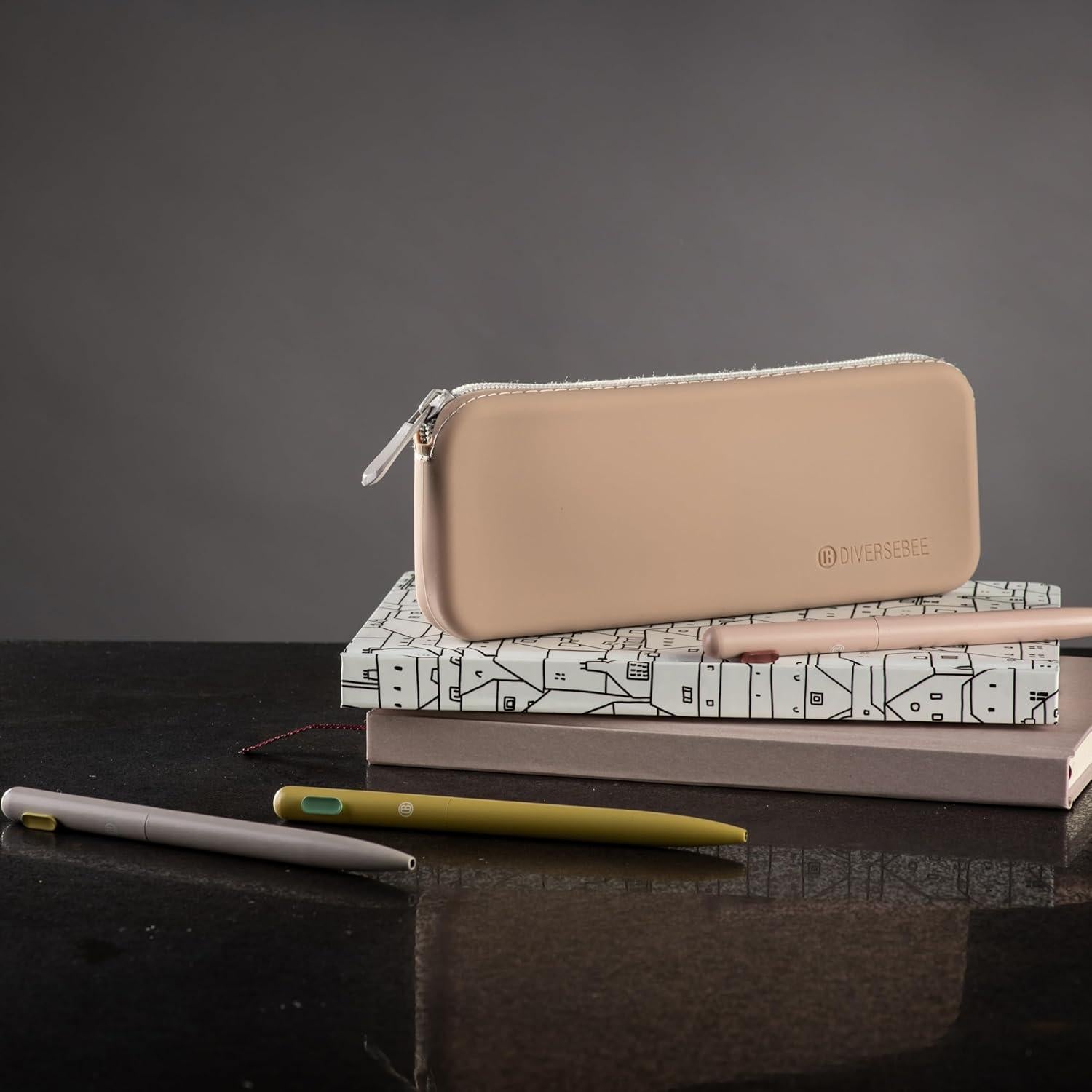 Funda de Lápiz DIVERSEBEE Silicona Suave Almendra