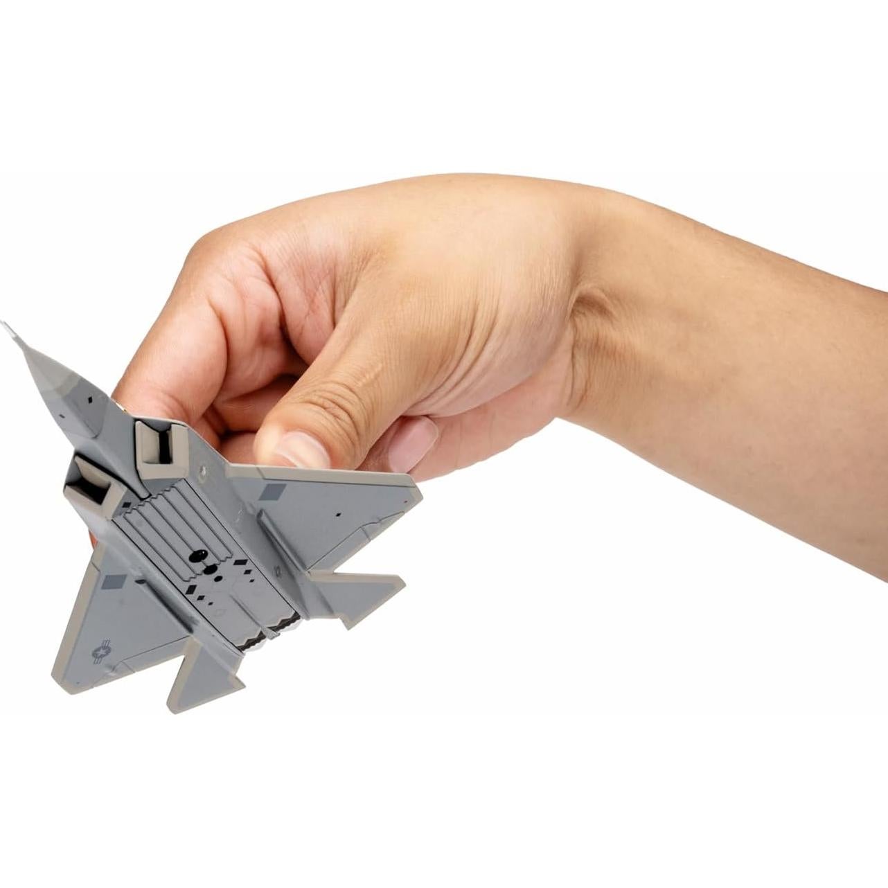 Sello Postal Daron F-22 Raptor 1:145 Metal con Soporte