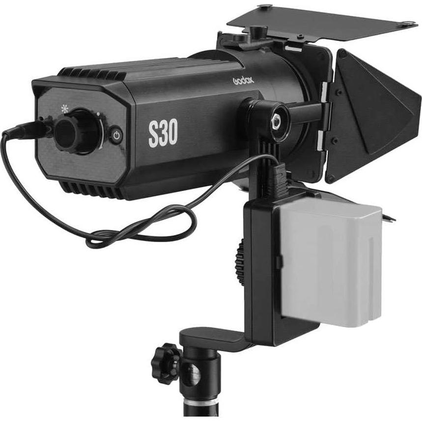 Luz LED Focalizada Godox S30 5600K 0.91kg