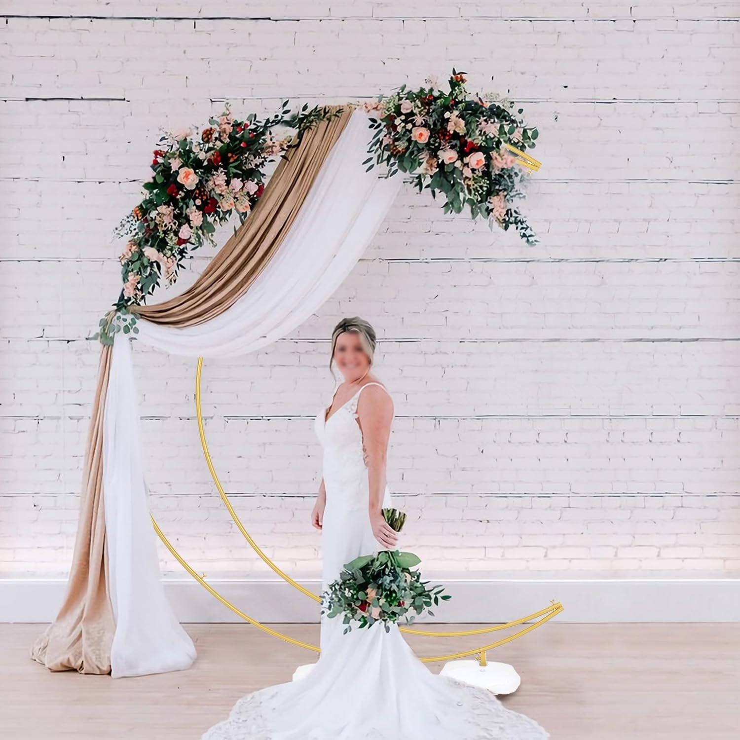Arco de Media Luna Vincidern 2.1m Metal Dorado para Bodas
