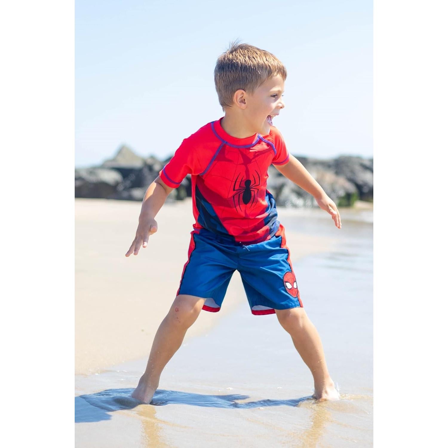 Conjunto de camiseta y bañador Marvel UPF 50+ para niños