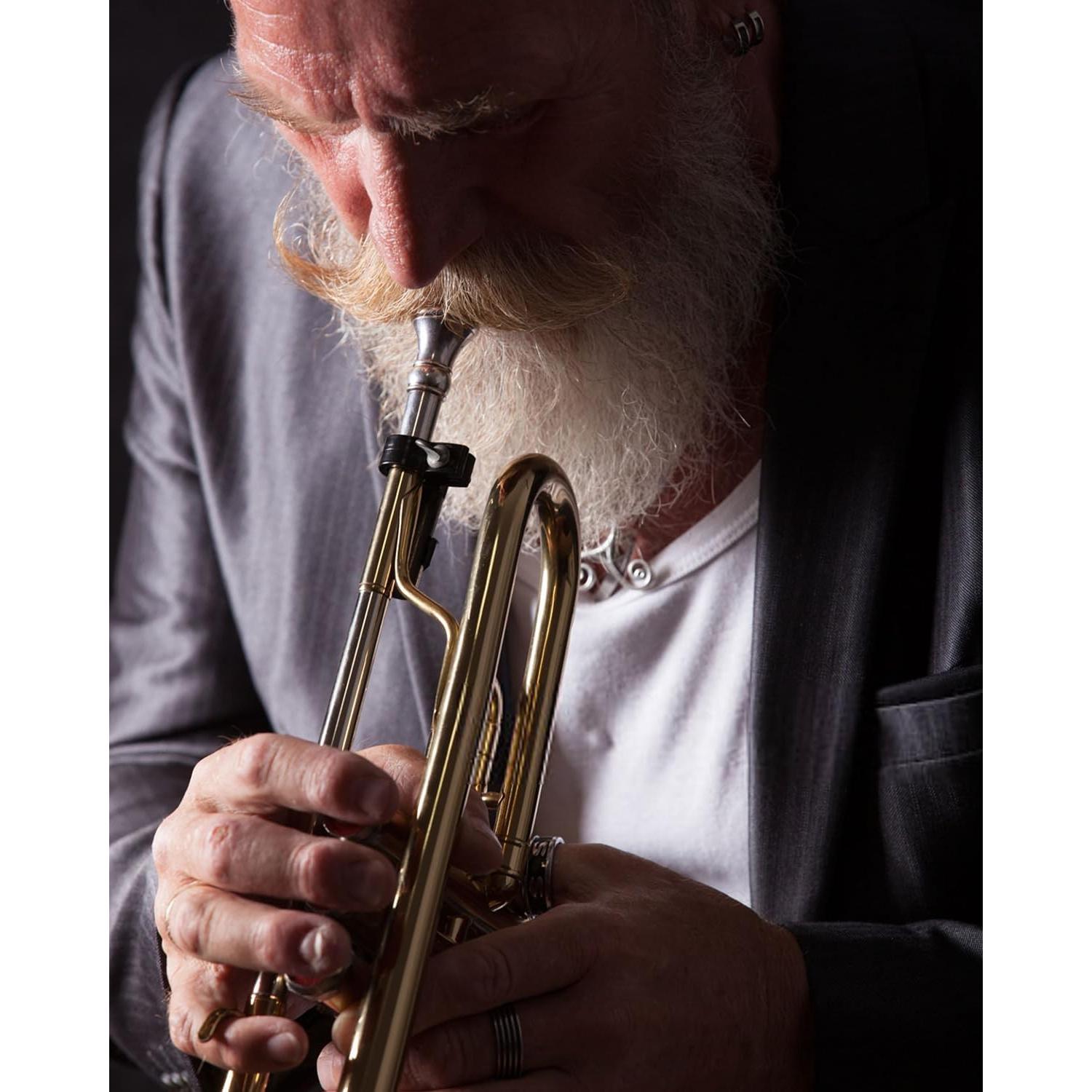 Trompeta Bb Eavnbaek Oro Estándar con Estuche y Accesorios