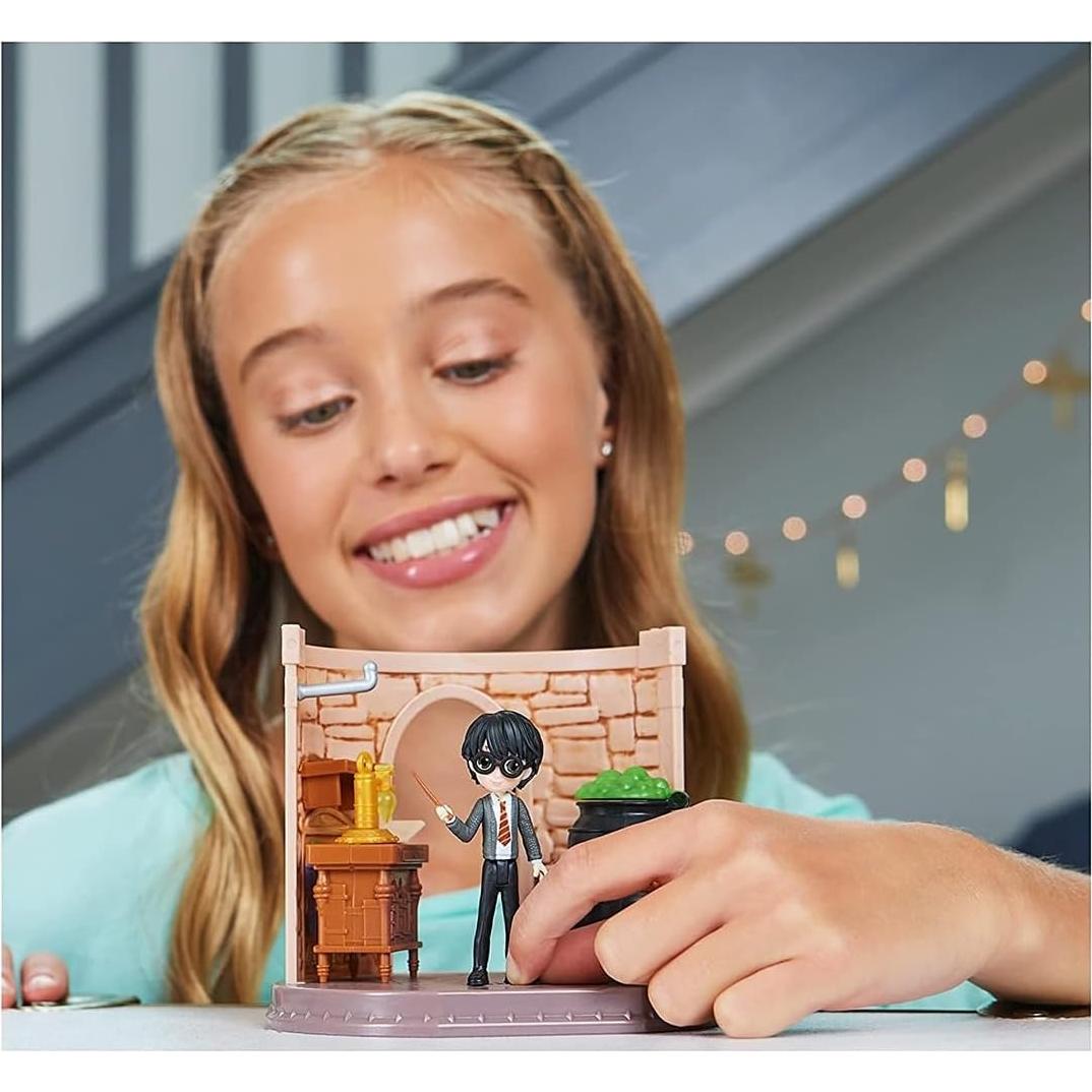 Aula de Pociones Magical Minis Harry Potter con Figura