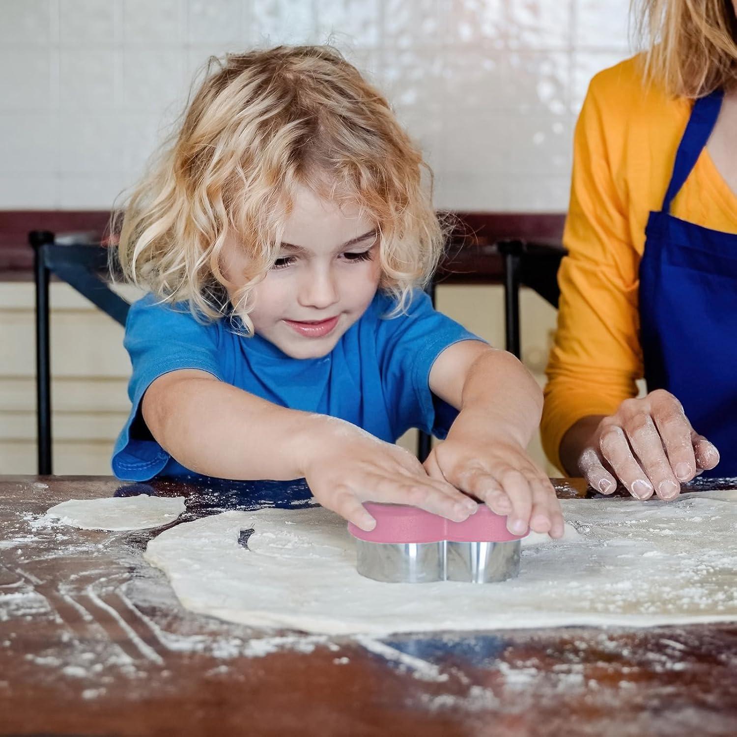 Juego de Cortadores de Galletas Corazón YomiFamily 10 Piezas Rosa