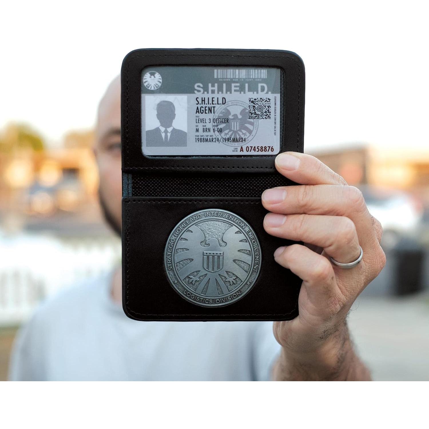 Conjunto de Réplicas S.H.I.E.L.D. Toynk | Cartera de Cuero 10x7 cm