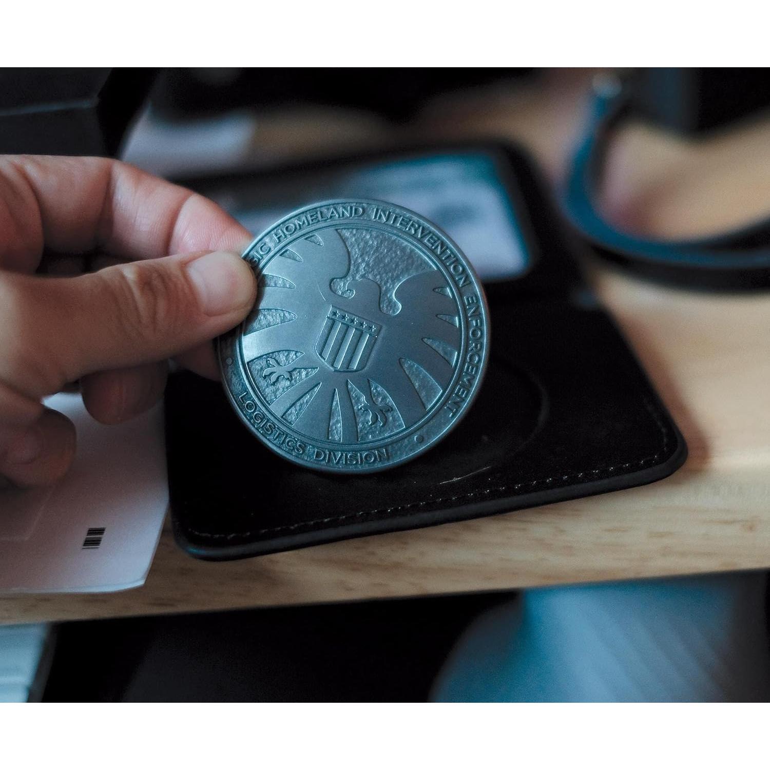 Conjunto de Réplicas S.H.I.E.L.D. Toynk | Cartera de Cuero 10x7 cm