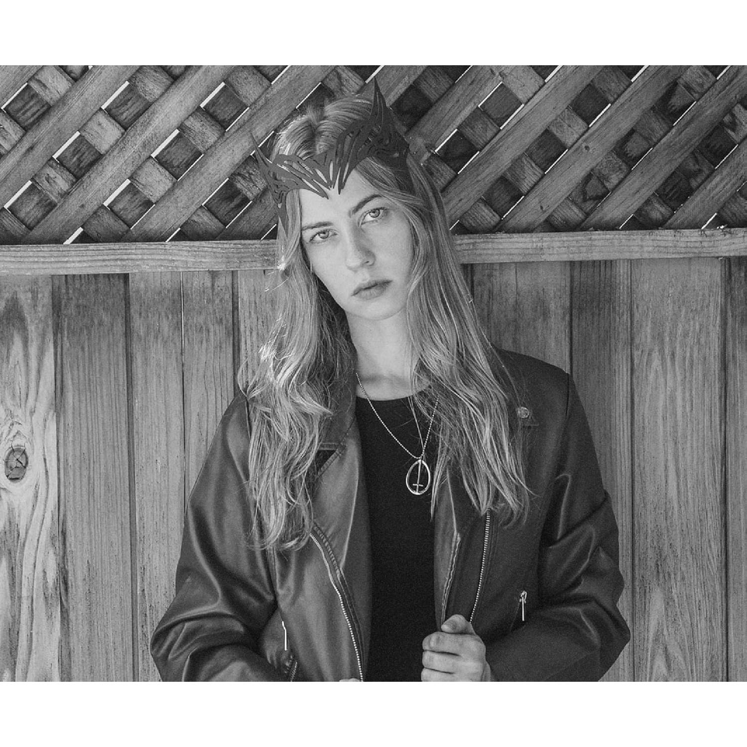 Conjunto de Réplica WandaVision Tiara y Collar S.W.O.R.D.