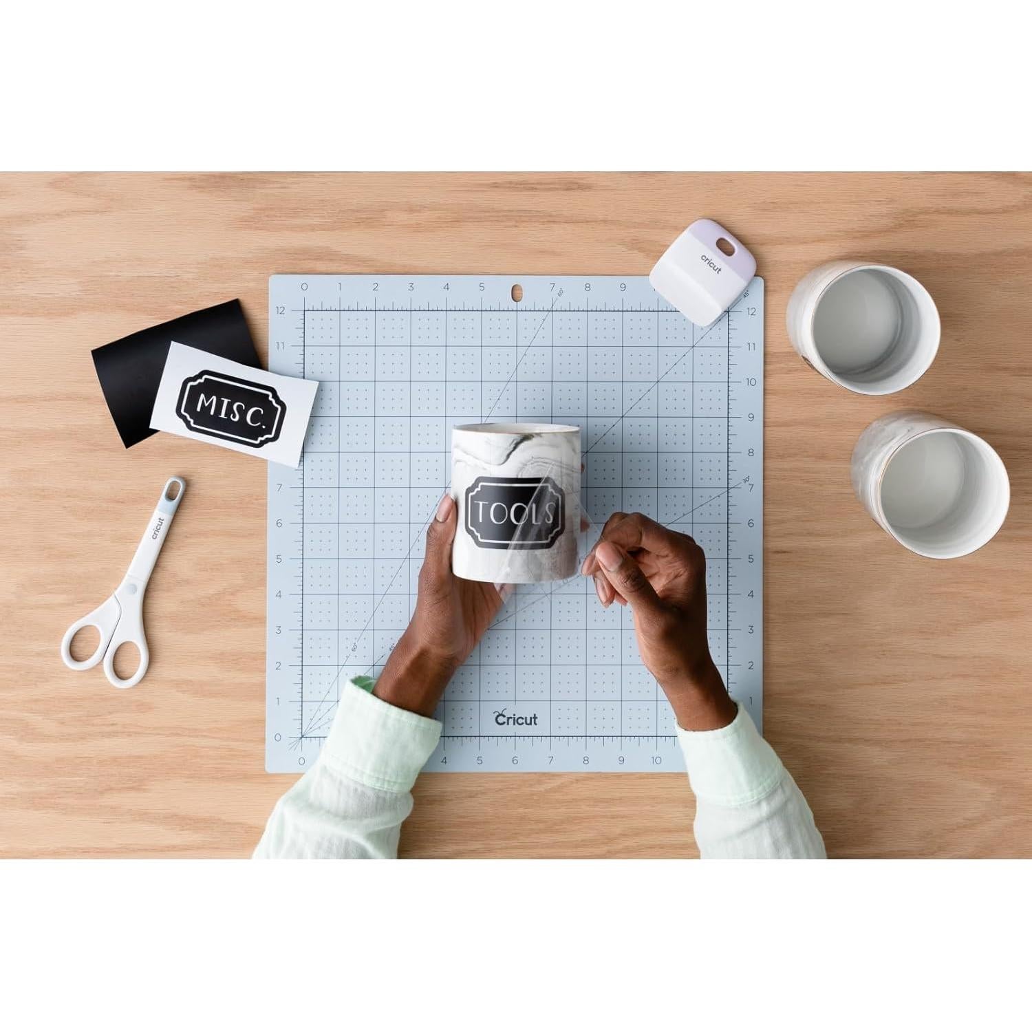 Cinta de Transferencia Cricut 30.5 cm x 3.7 m - Adhesiva para Vinilo