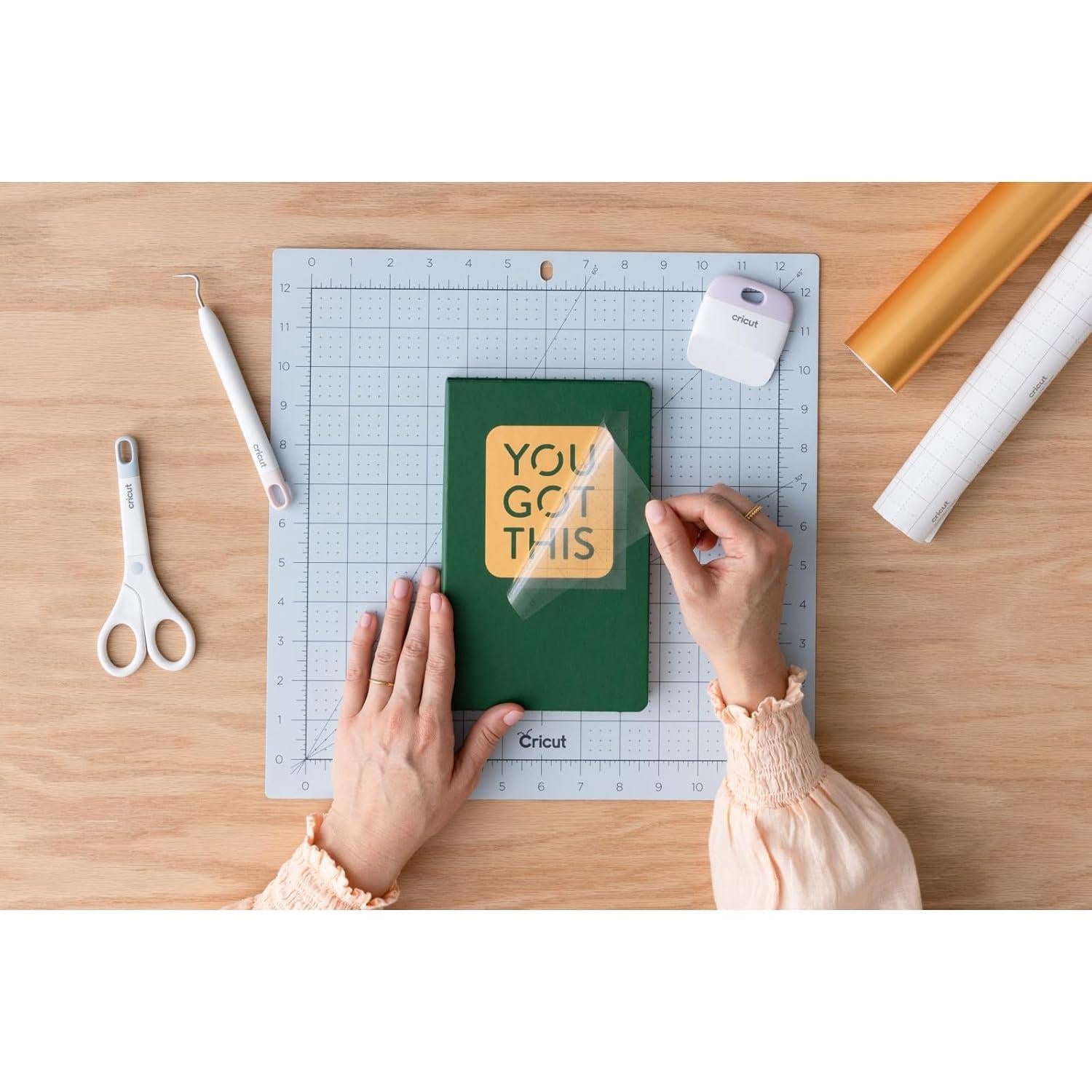 Cinta de Transferencia Cricut 30.5 cm x 3.7 m - Adhesiva para Vinilo