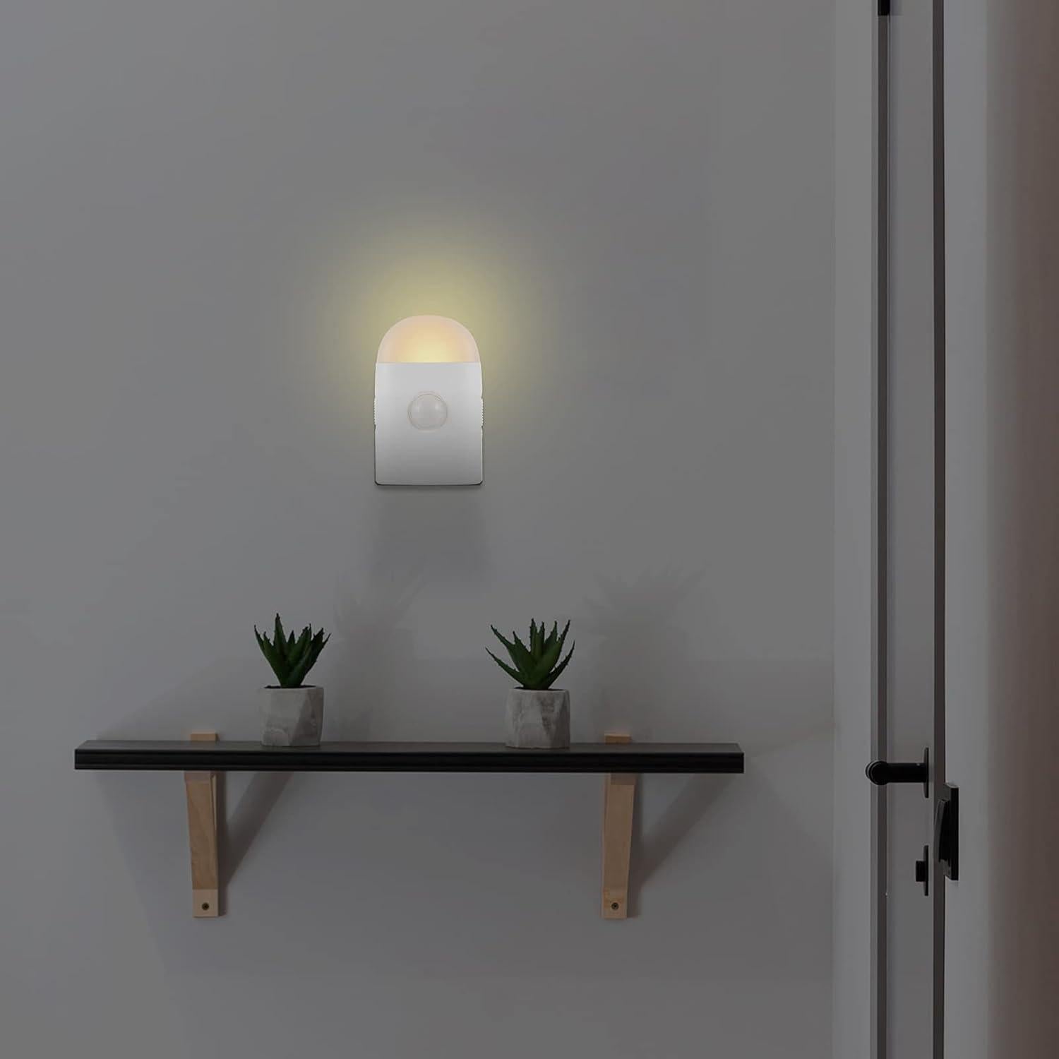 Luz Nocturna LED Rengmot con Sensor de Movimiento y Brillo Ajustable