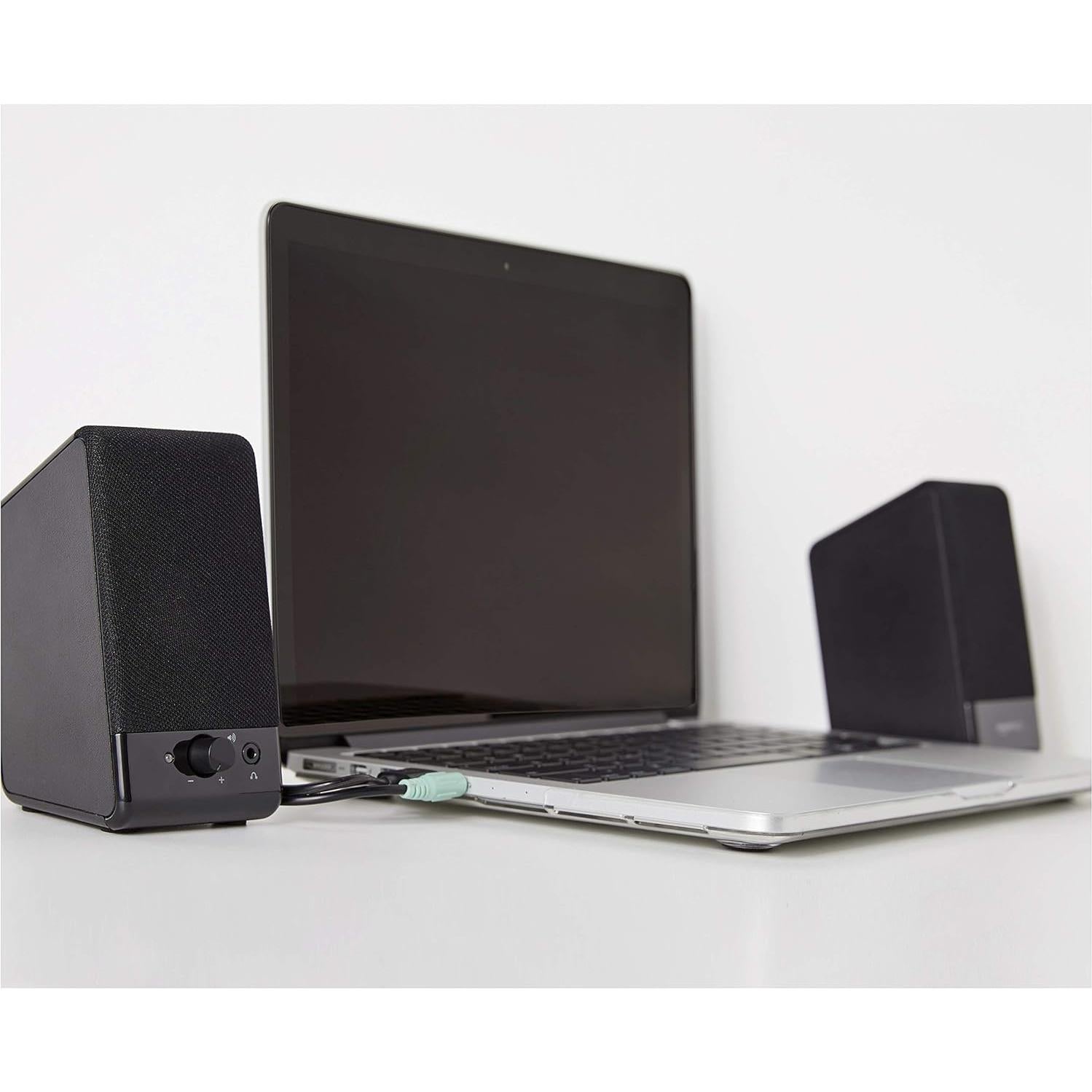Altavoces USB Amazon Basics para computadora, negro