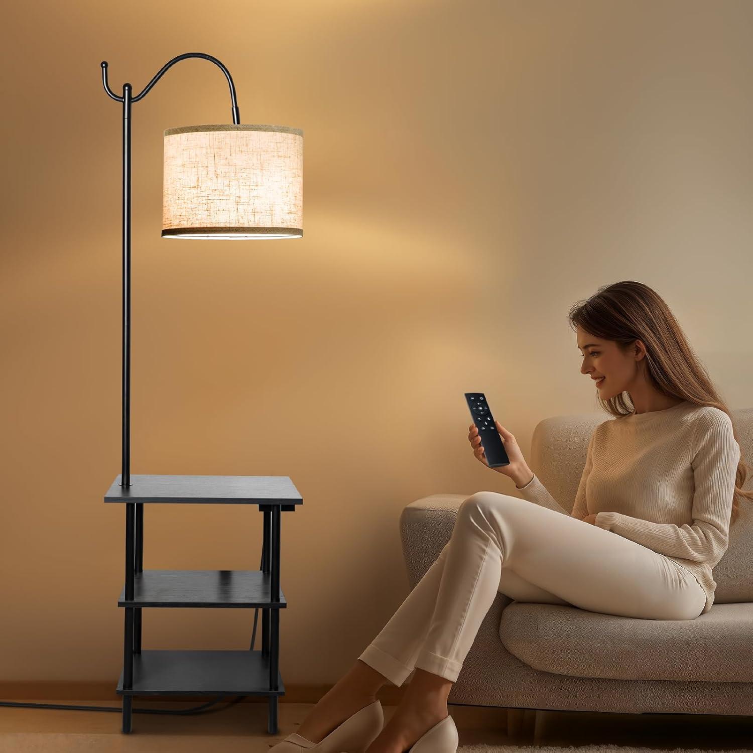 Lámpara de Pie EOEYYOYB con Estantes y Carga USB, Negra