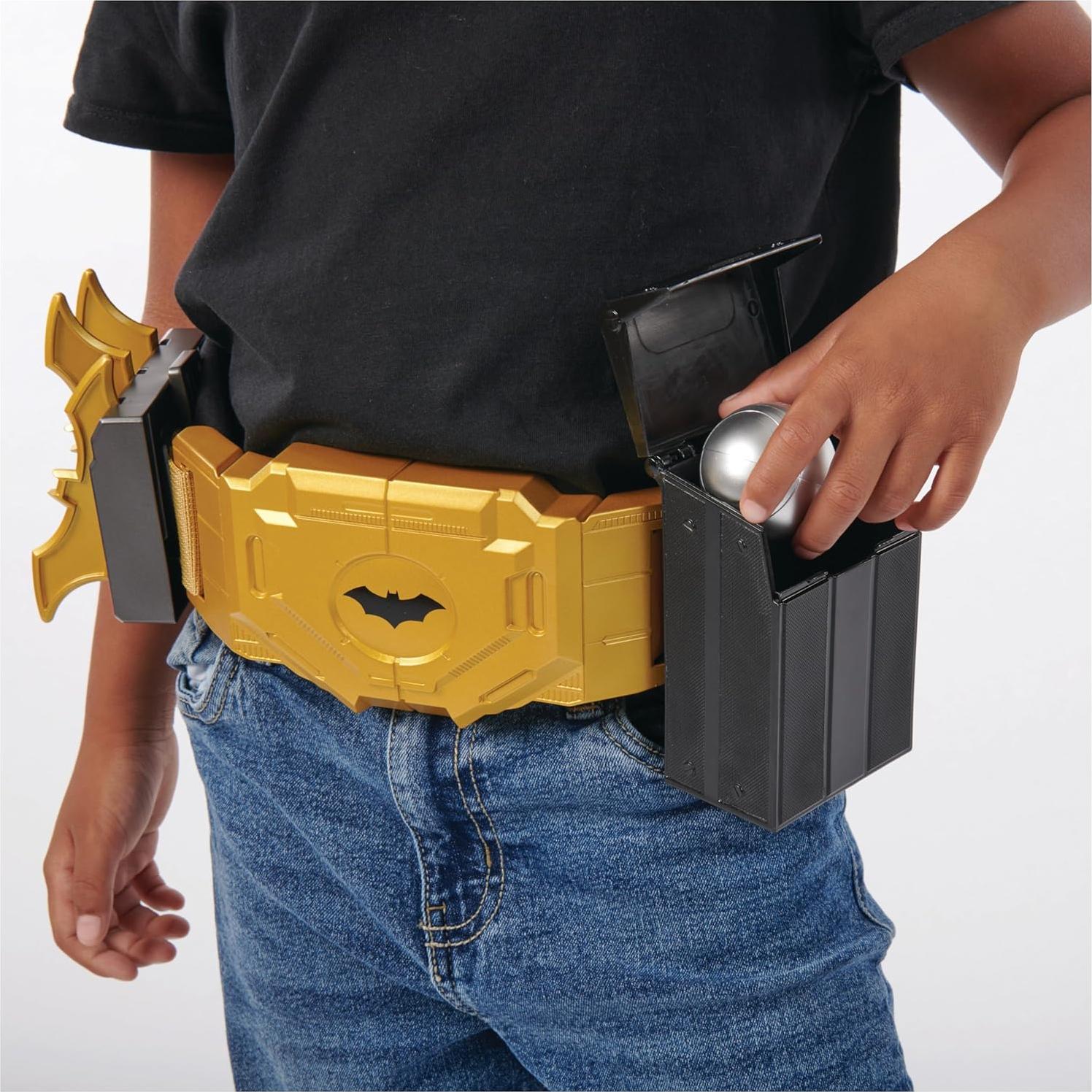 DC Comics Batman, Gear-Up Utility Belt, Batarangs and Smoke Pellets Halloween Costume for Kids Roleplay Toys for Boys and Girls Ages 4 and Up