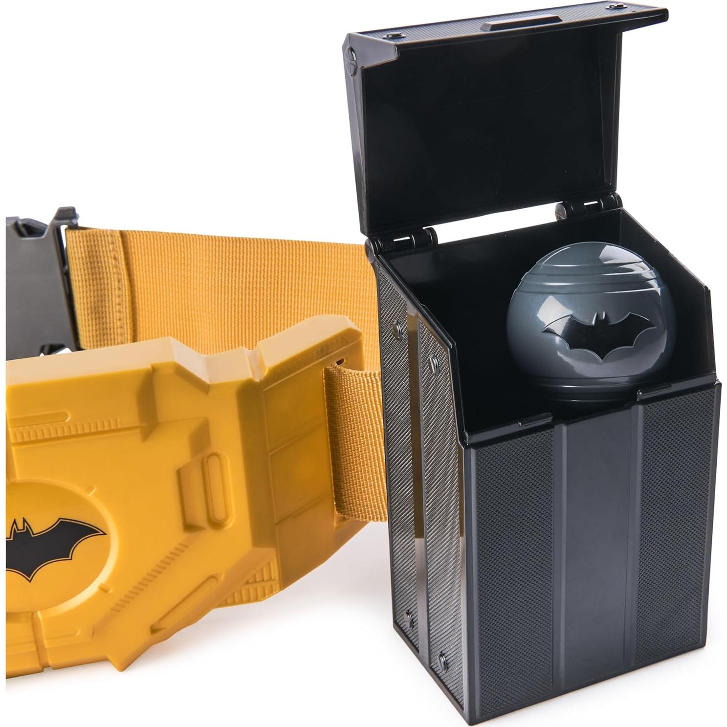 DC Comics Batman, Gear-Up Utility Belt, Batarangs and Smoke Pellets Halloween Costume for Kids Roleplay Toys for Boys and Girls Ages 4 and Up