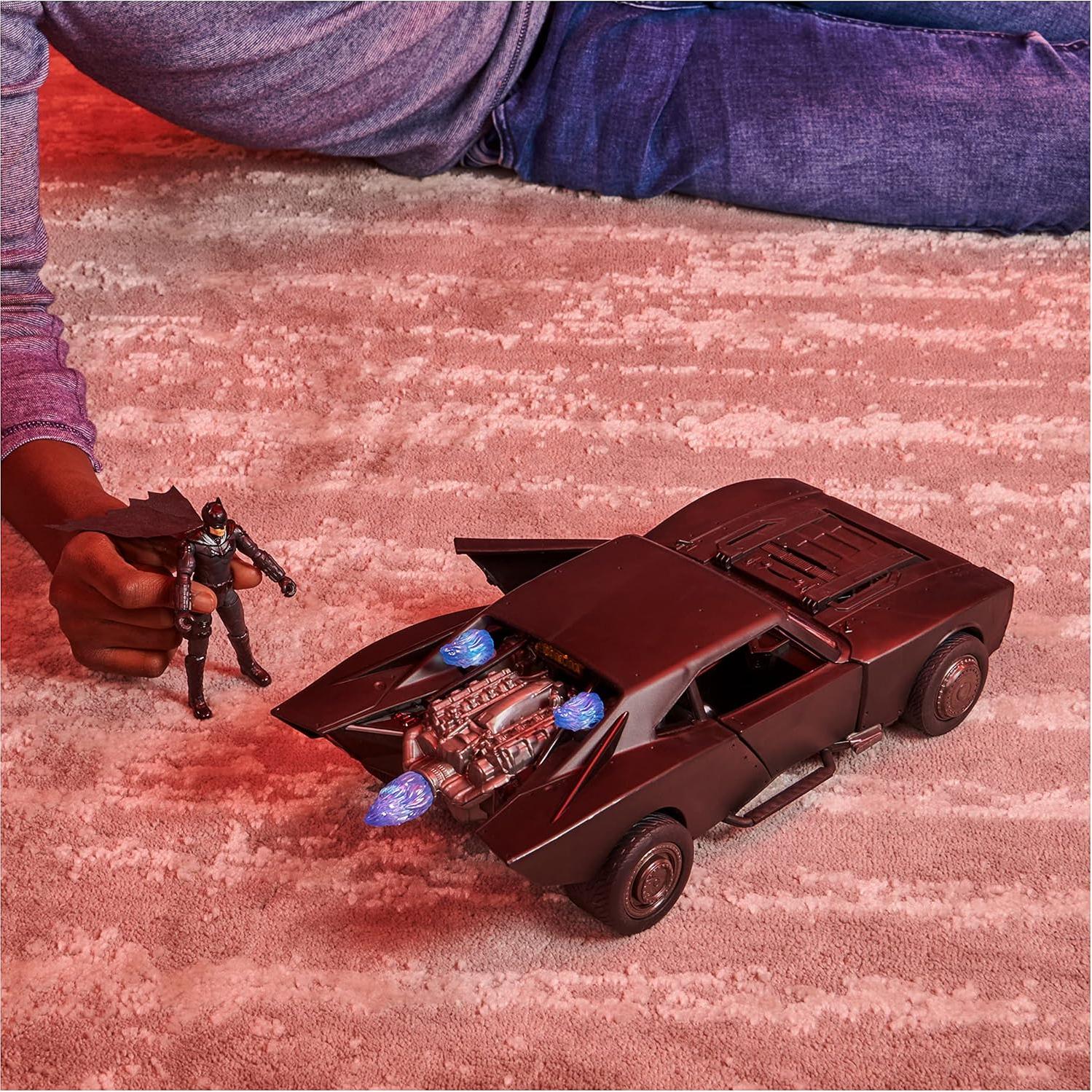 Batmóvil de Batman 2022 con figura de acción 10 cm y luces