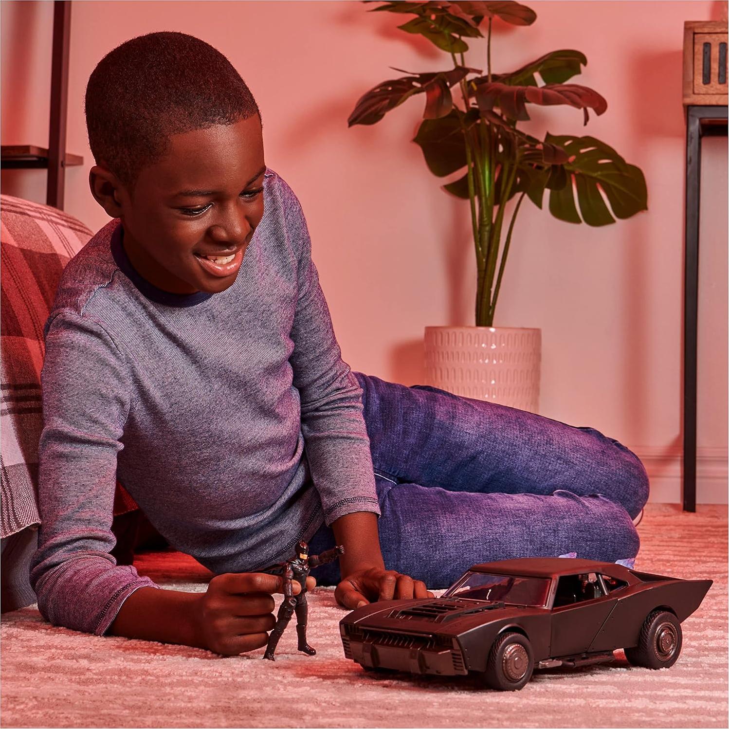 Batmóvil de Batman 2022 con figura de acción 10 cm y luces