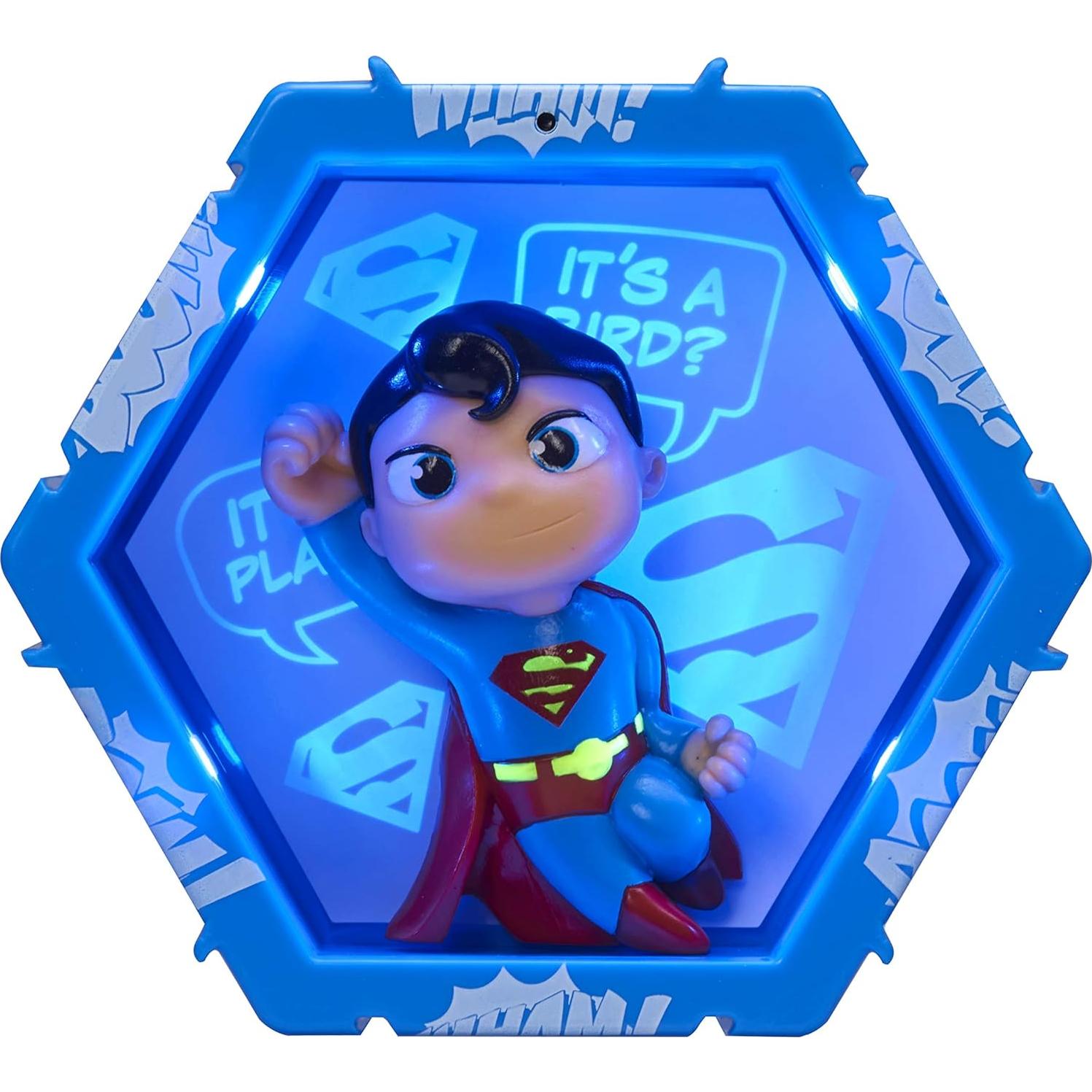 Figura Coleccionable Superman WOW! PODS con Luz UV