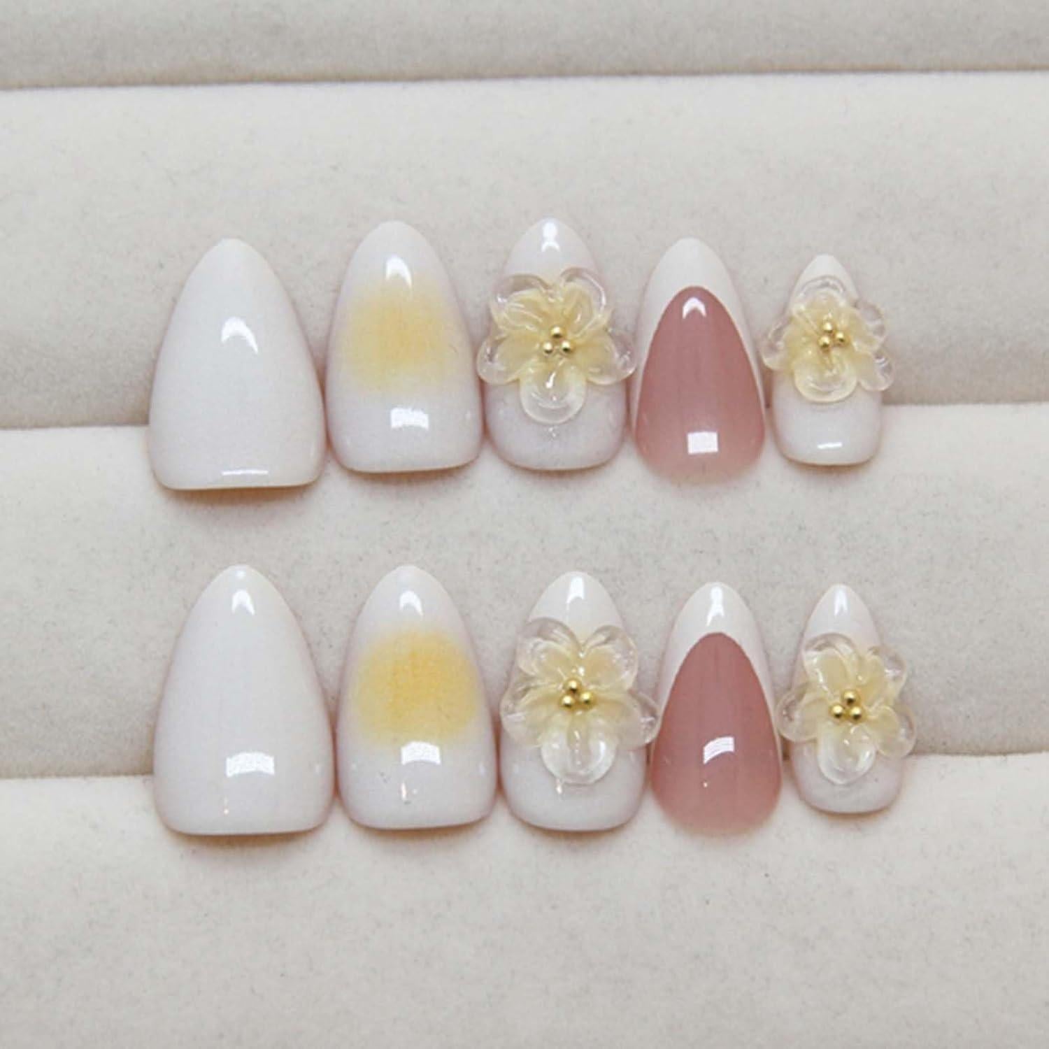 Short Almond False Nails 3D Daisy Tips Nails French Nude Cute Press on Nails Acrylic Full Cover Fake Nails for Women and Girls 24PCS