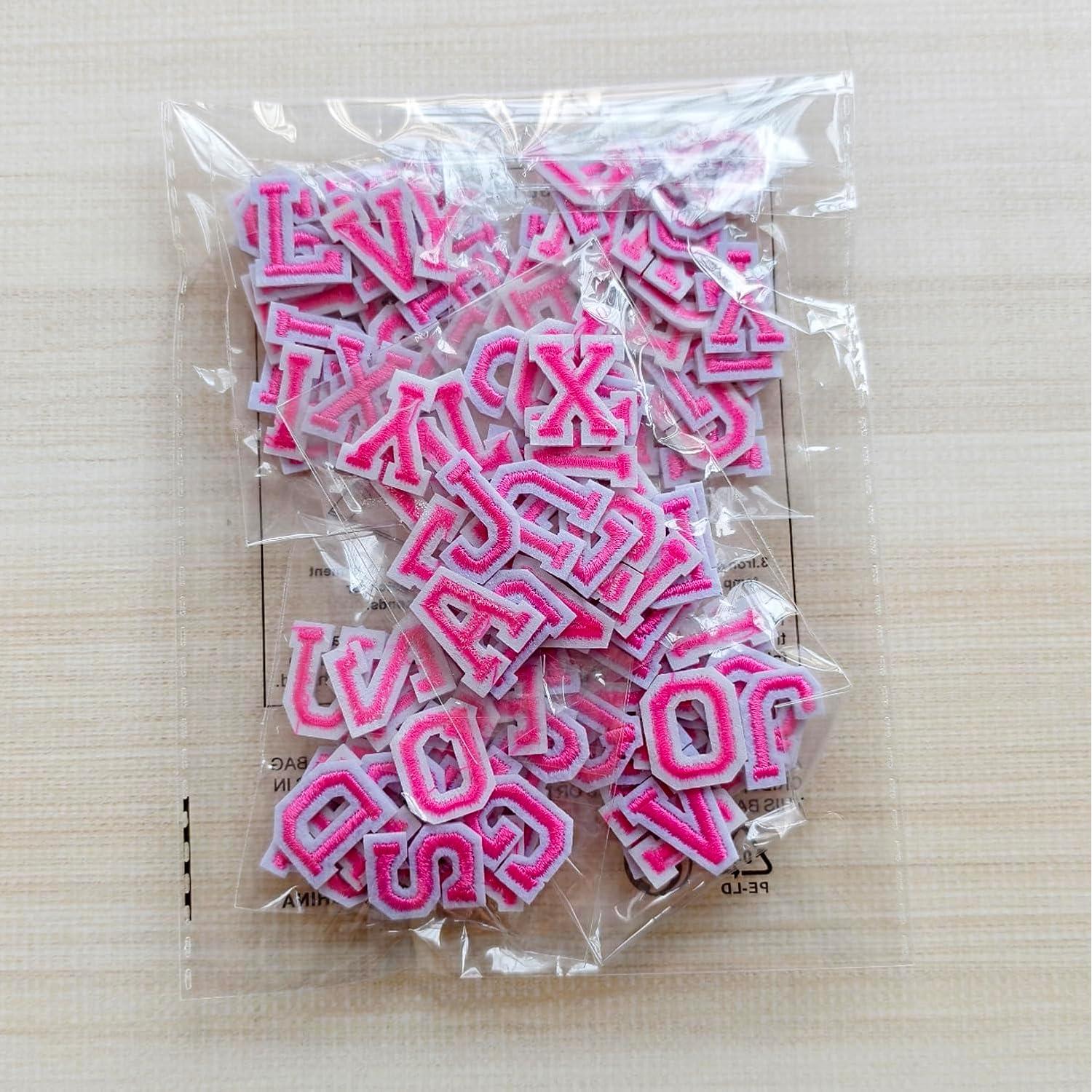 130 Parches Bordados Letras A-Z Rosa 1.8 cm Zlettery