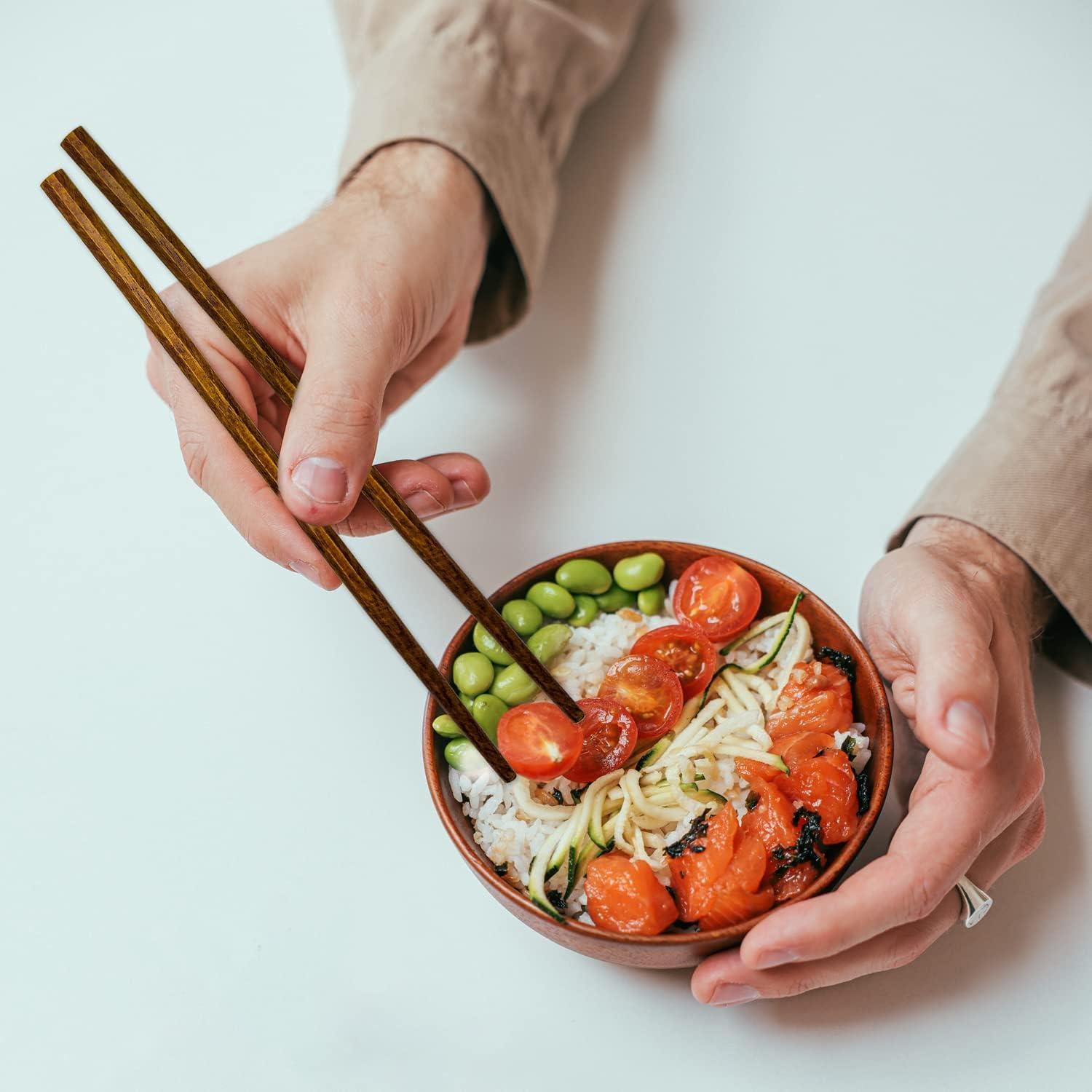 Juego de Palillos de Madera CuziCuzi con Soporte y Bolsa 23.5 cm