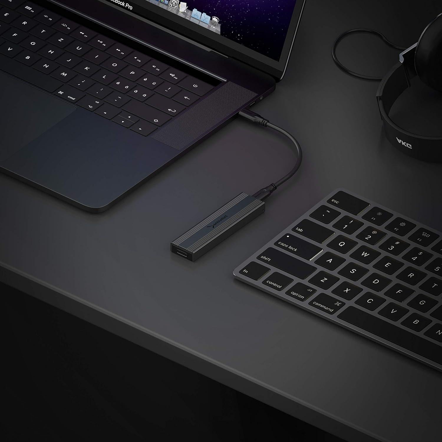 Sabrent USB 3.2 Type-C Tool-Free Enclosure for M.2 PCIe NVMe and SATA SSDs (EC-SNVE)