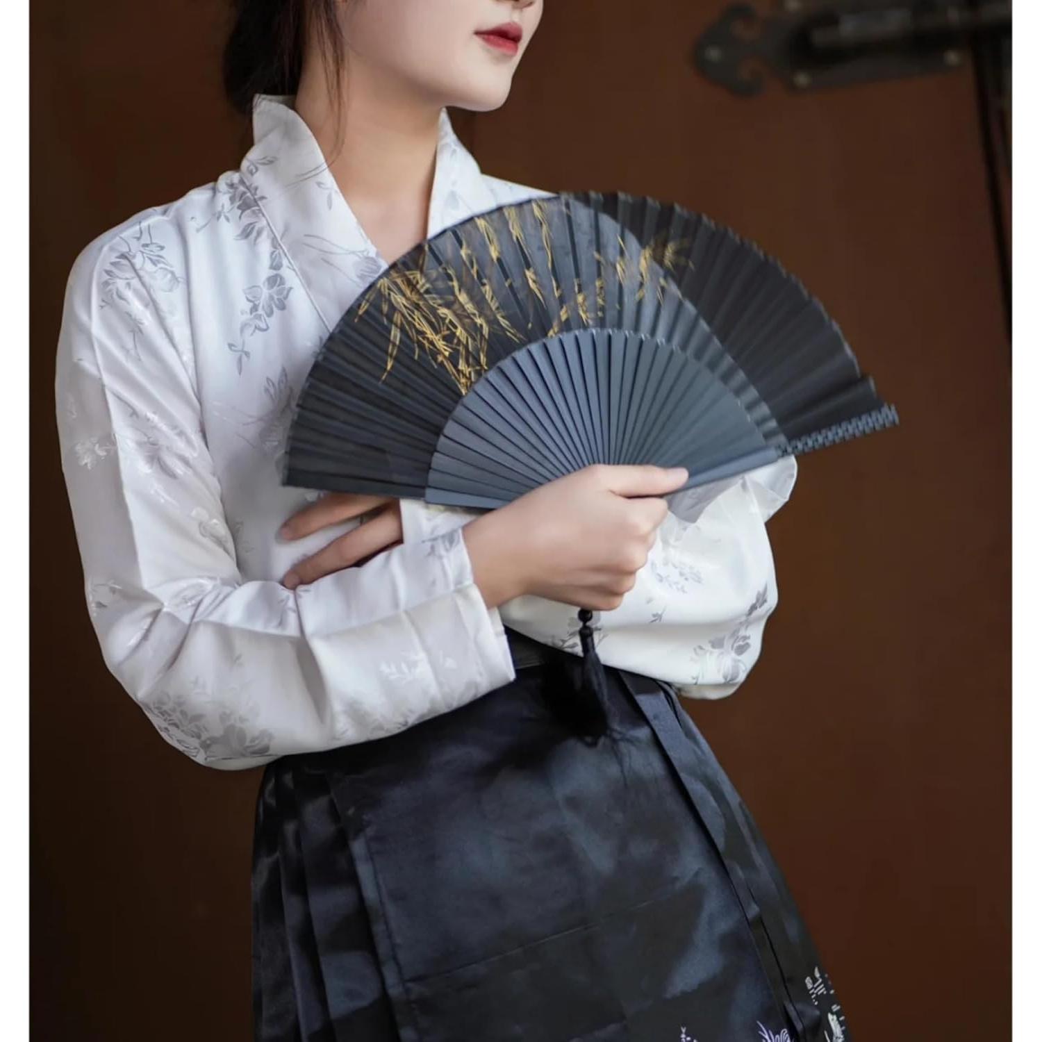 Abanico Plegable de Mano Sarkovos de Seda y Bambú 22cm Negro