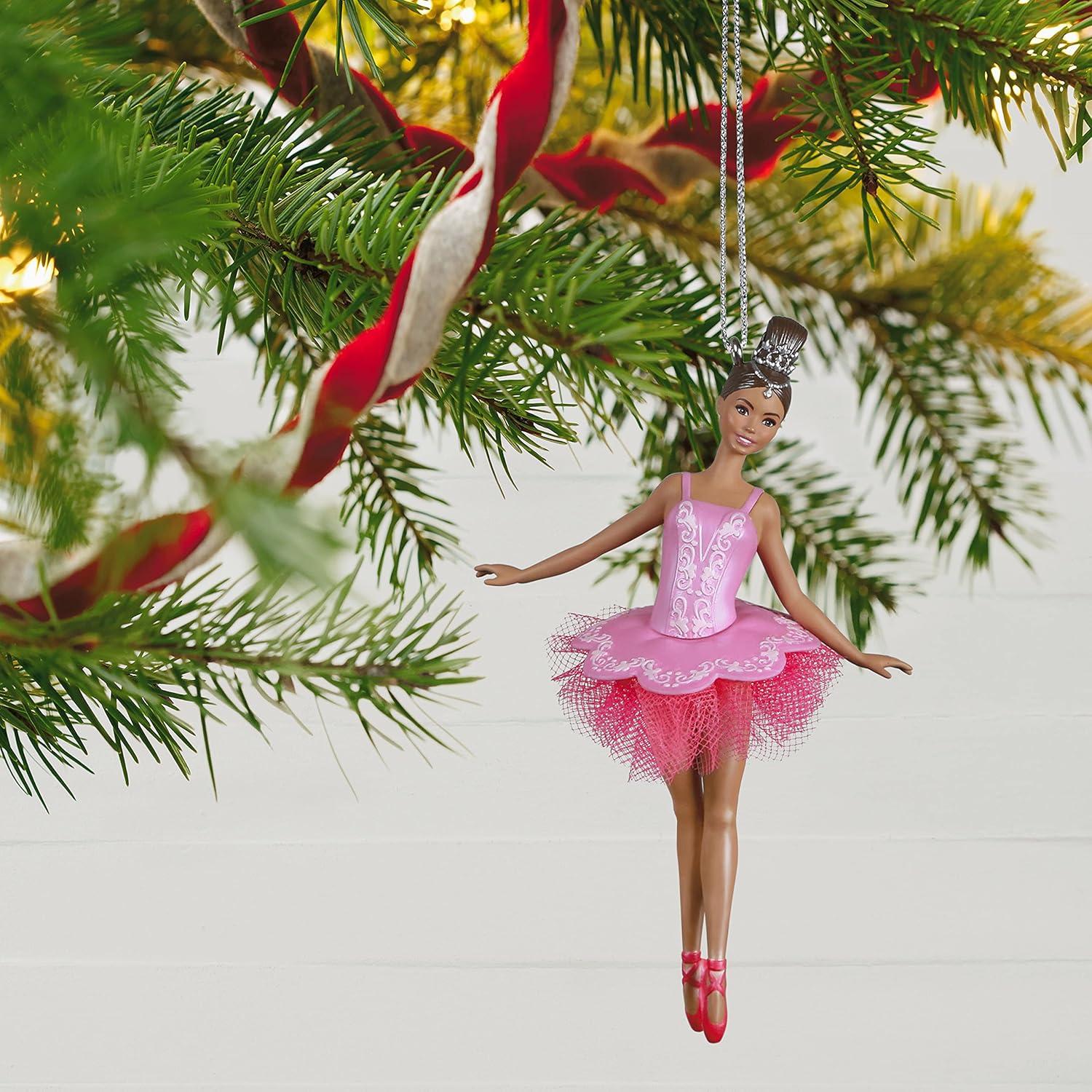 Adorno Navideño Hallmark 2021 Barbie Bella Bailarina 11.14 cm