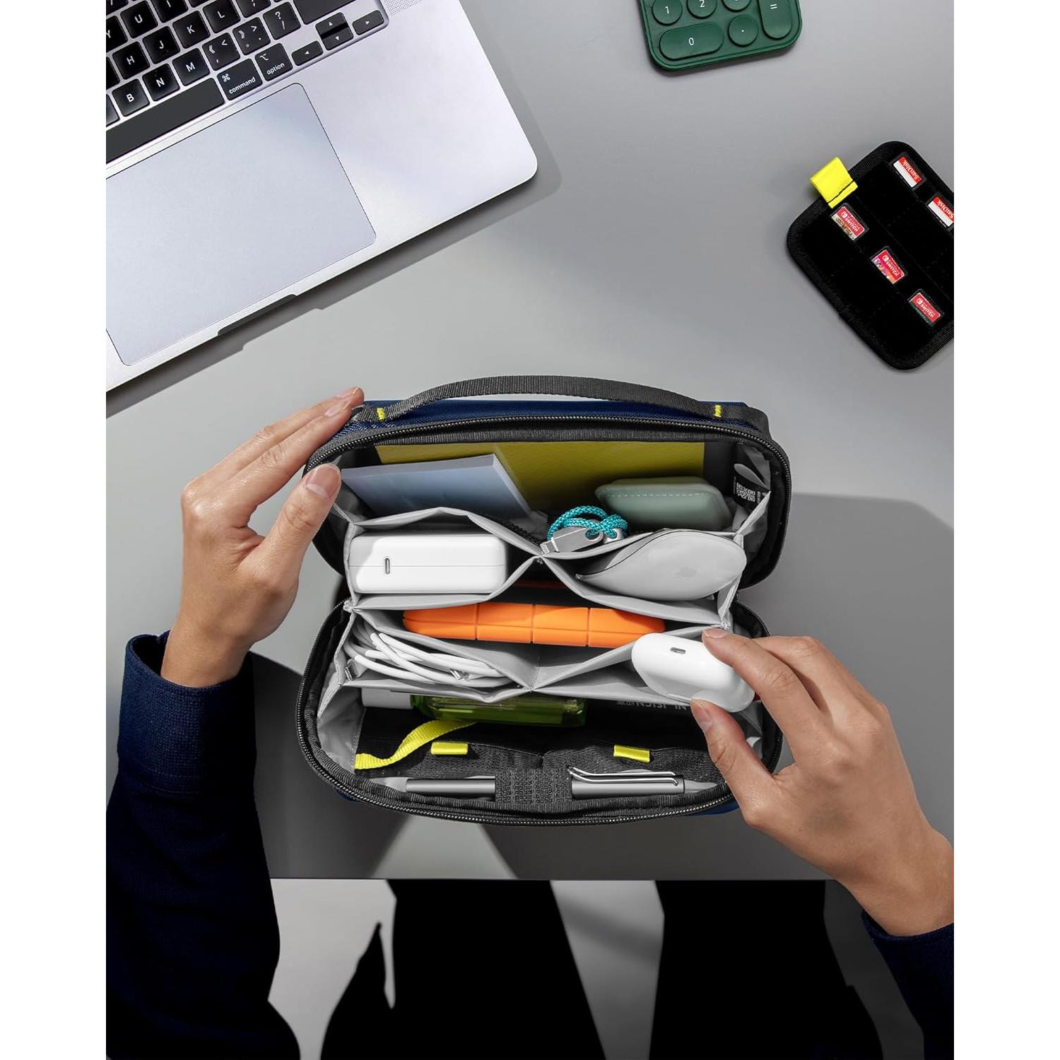 Bolsa Organizadora Electrónica tomtoc M Azul Marino 26x15cm
