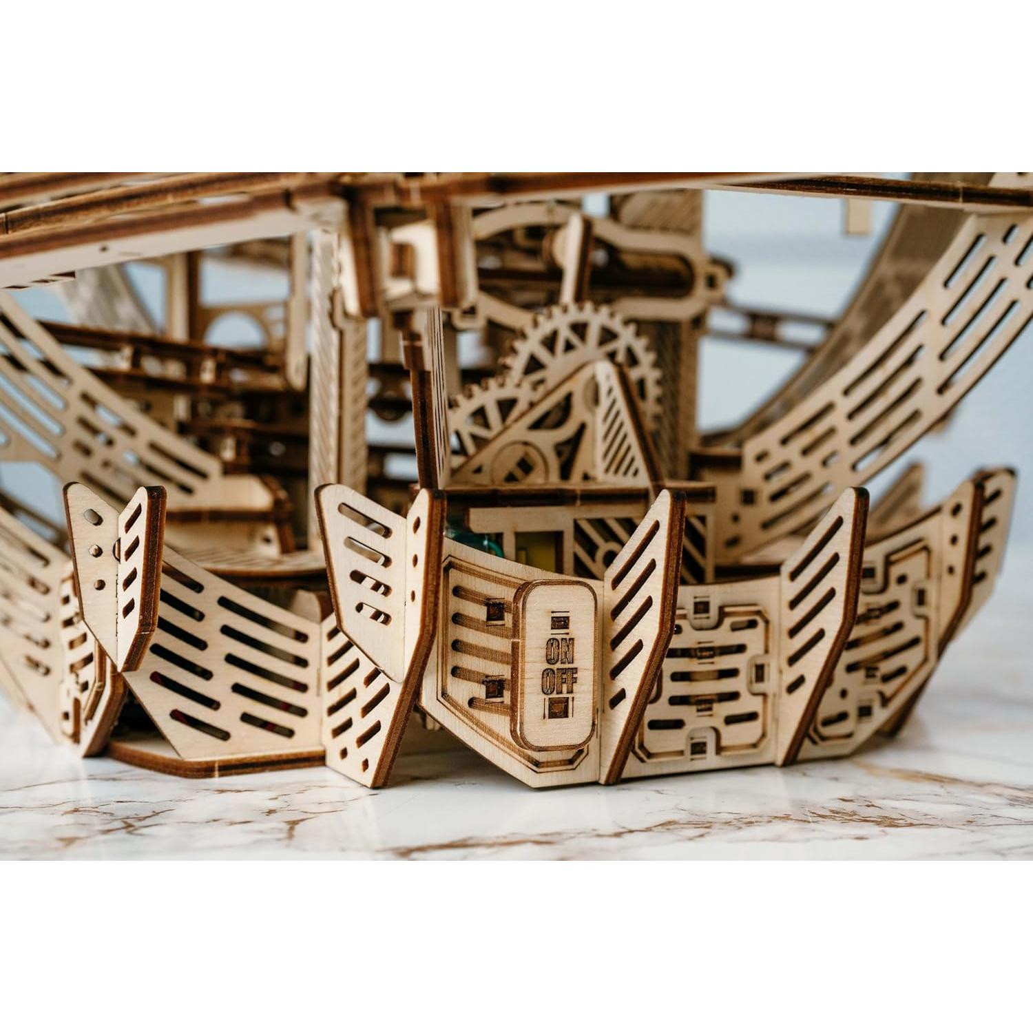 Wood Trick Carrera de Canicas de Madera Motorizada 3D 43.4x40.6 cm