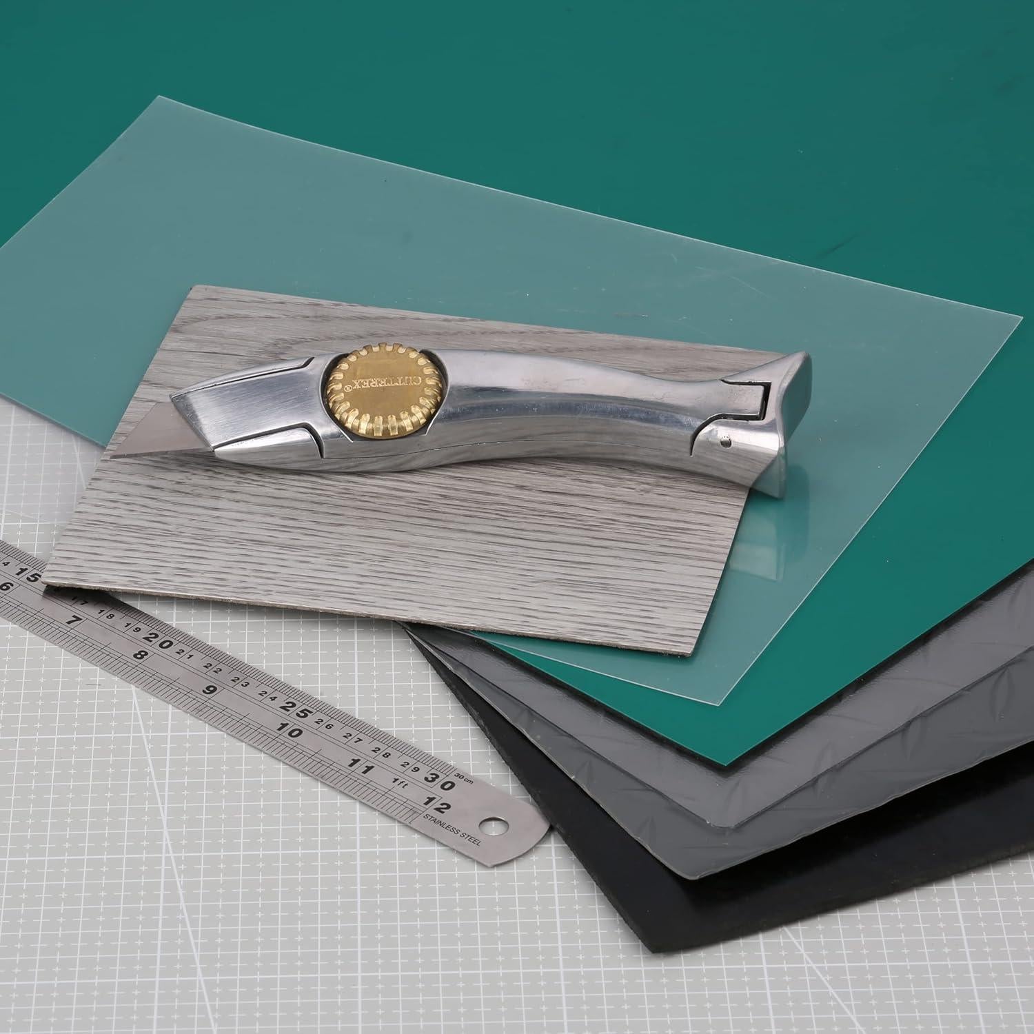 Cuchillo de Utilidad CUTTEREX Alta Resistencia 18.1 cm