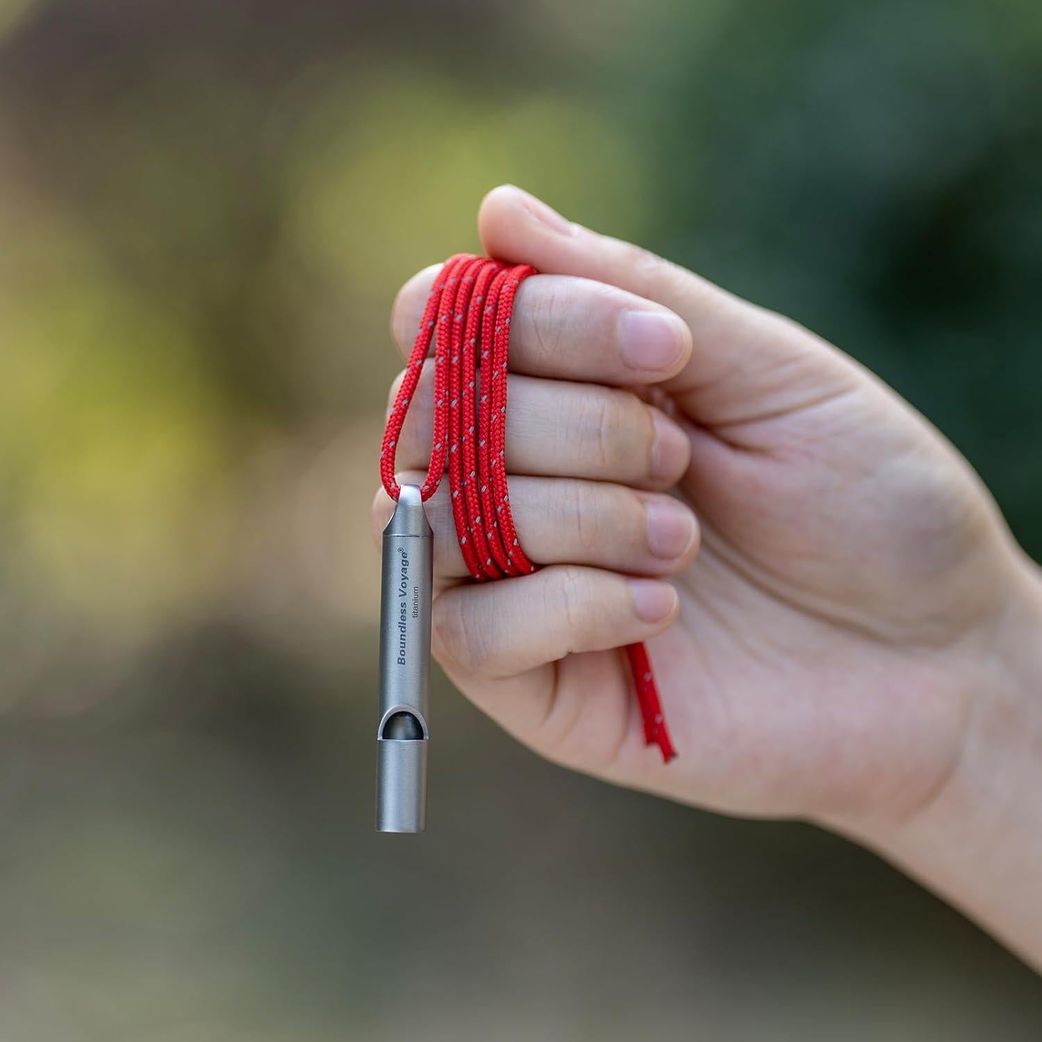 Silbato de Titanio Boundless Voyage Ti9014O 120dB para Emergencias