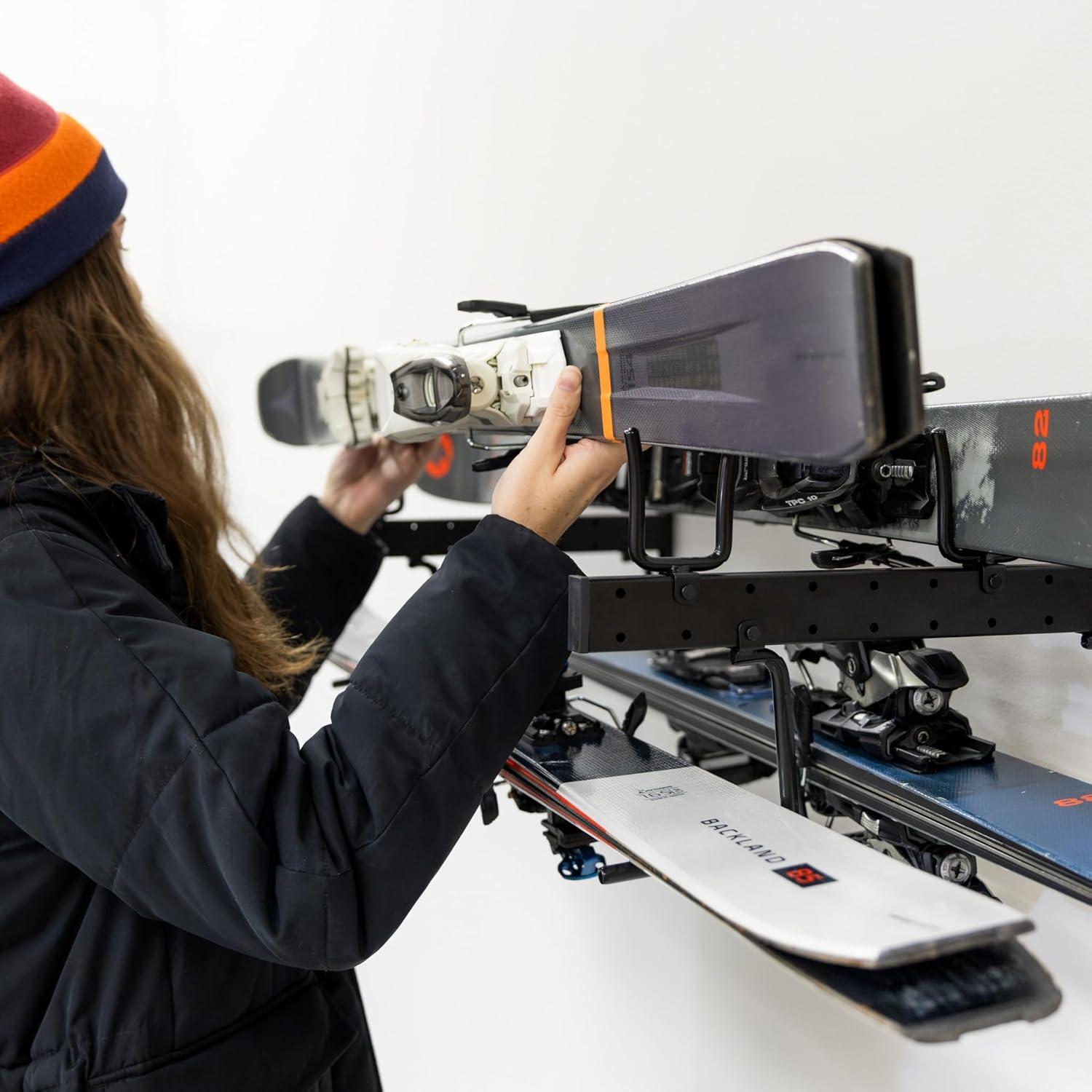 Soporte de Almacenamiento para Esquís y Snowboards StoreYourBoard, Montaje en Pared, Soporta 4 Pares