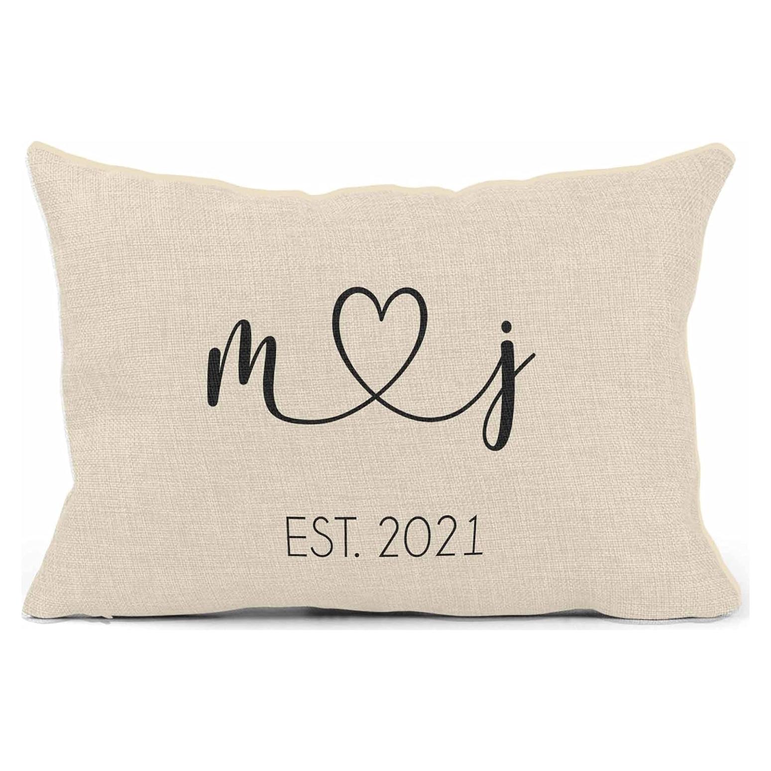 Almohada Personalizada de Boda Girls Love A Monogram 30x45 cm