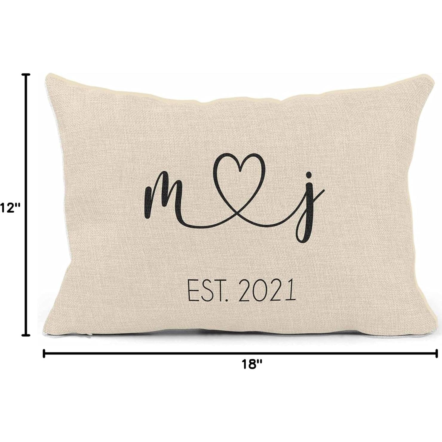 Almohada Personalizada de Boda Girls Love A Monogram 30x45 cm