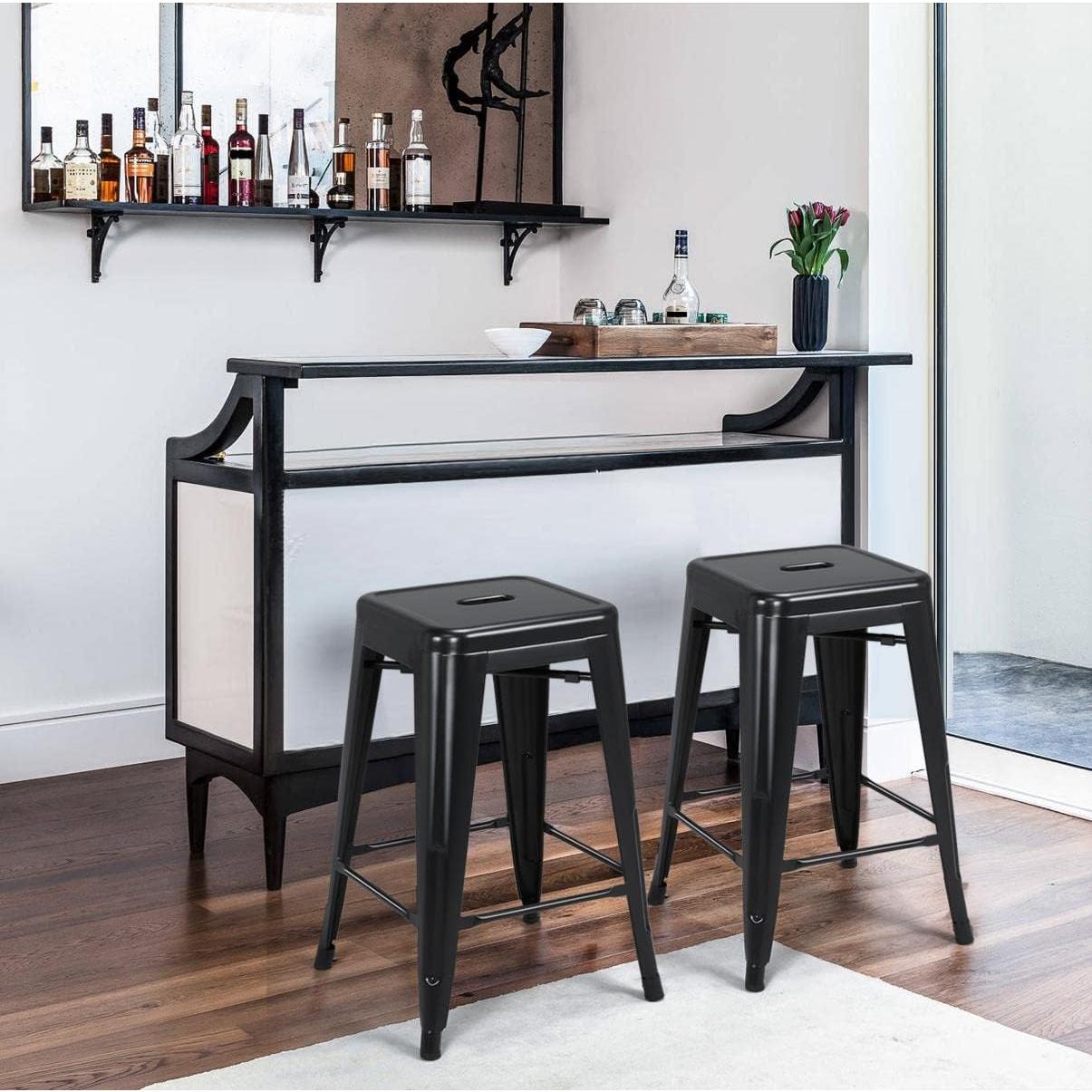 Taburetes de Bar Apilables Yaheetech Metal Negro 60.96 cm - Juego de 4