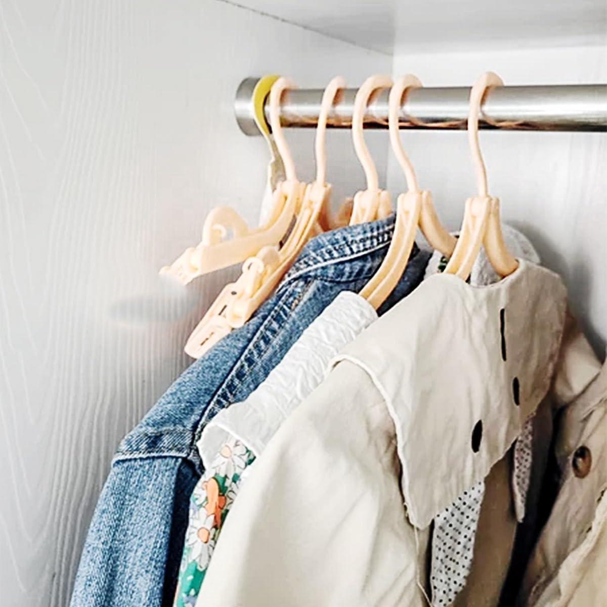 12 Perchas Plegables Bilkeru de Plástico para Viaje - 4 Colores