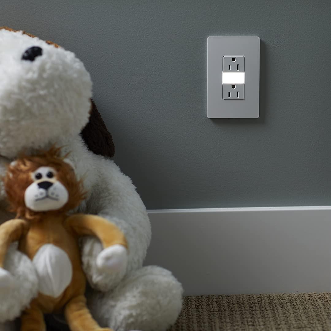 Enchufe Eléctrico Legrand Radiant con Luz Nocturna LED Ajustable