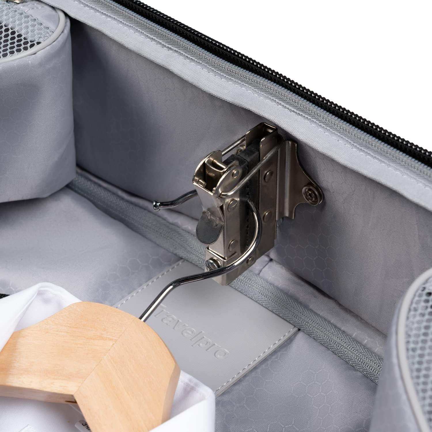 Bolsa de ropa rodante Travelpro Maxlite 24" negra para viaje