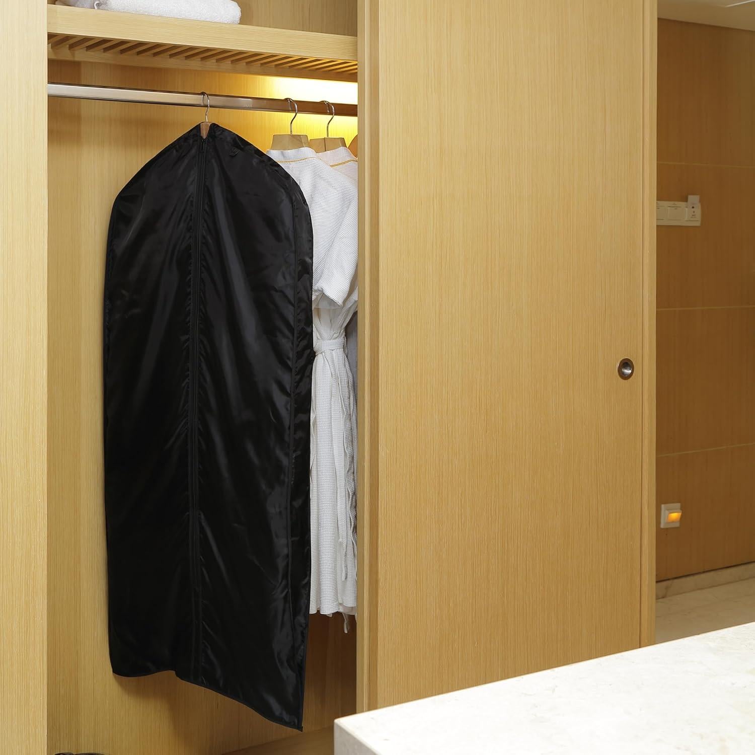 Cubierta de ropa para viajes Lewis N. Clark - 119 cm, negra