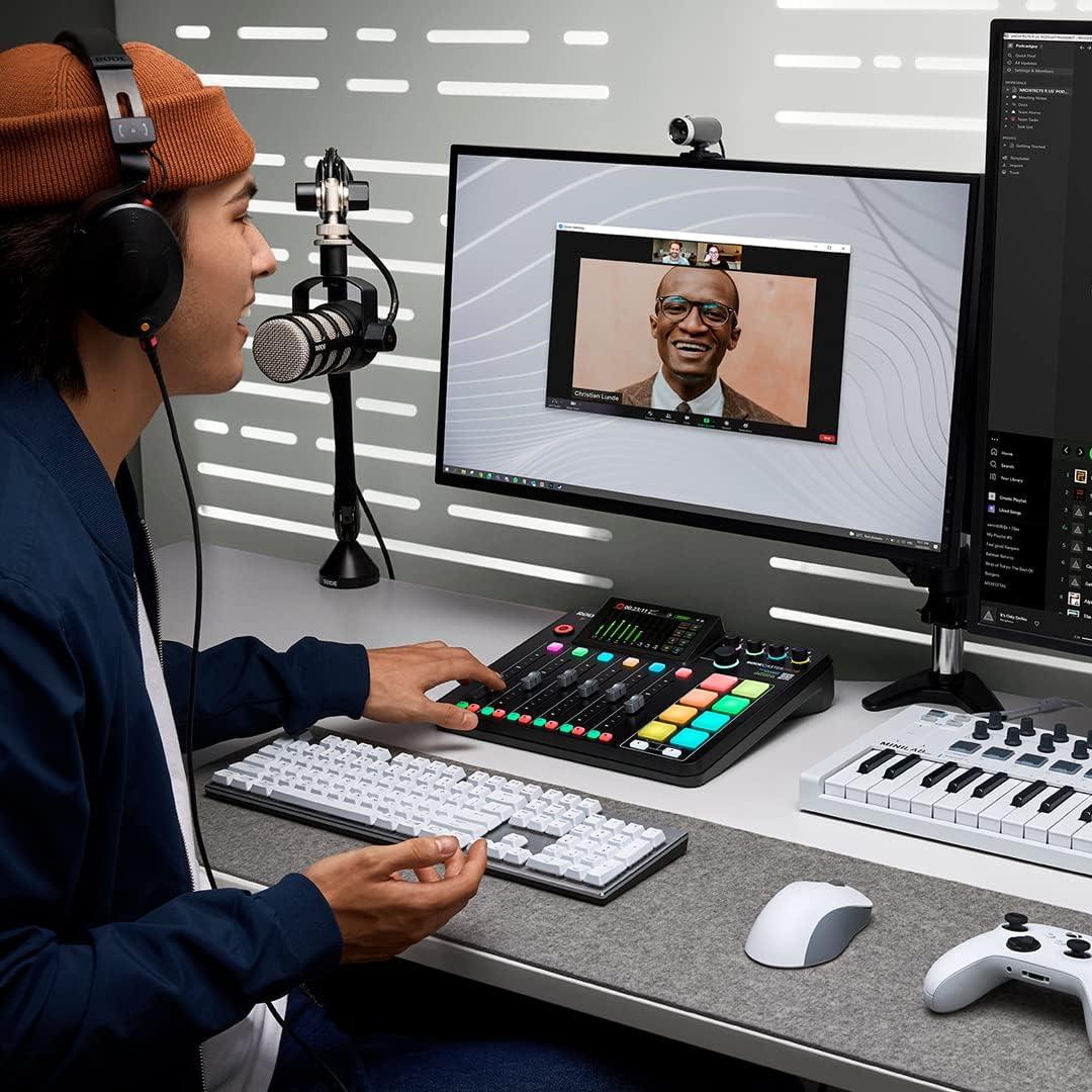 Micrófono Dinámico PodMic StreamEye con Brazo y Cable XLR