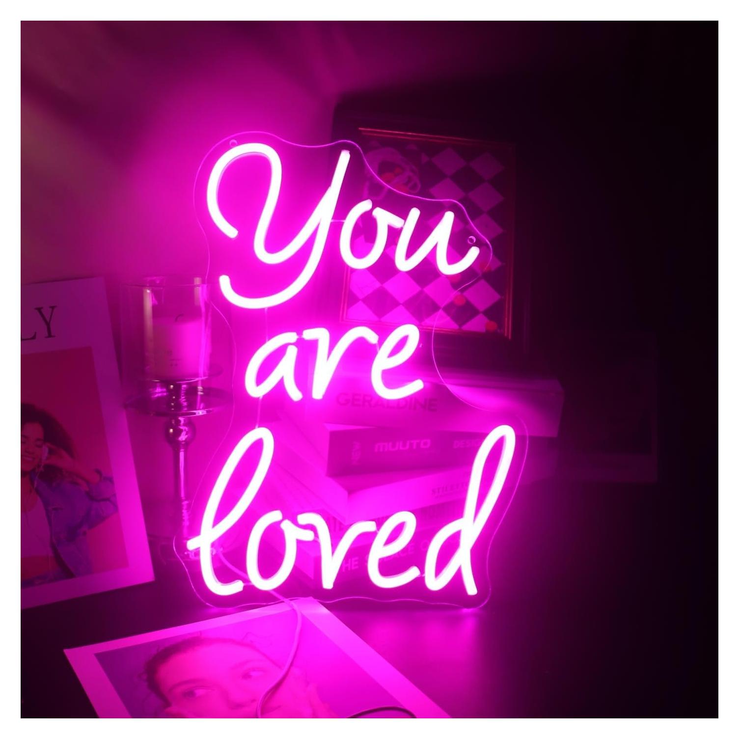 Letrero de Neón LED Eres Amado QiaoFei 27x37 cm USB Rosa