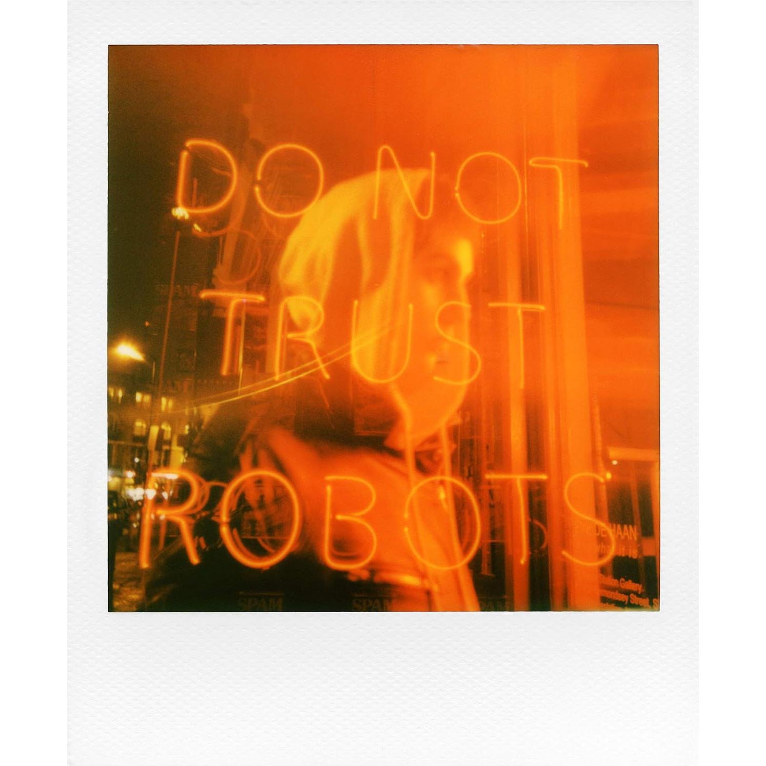 Cámara Instantánea Polaroid Originals Now I-Type Negra + Película