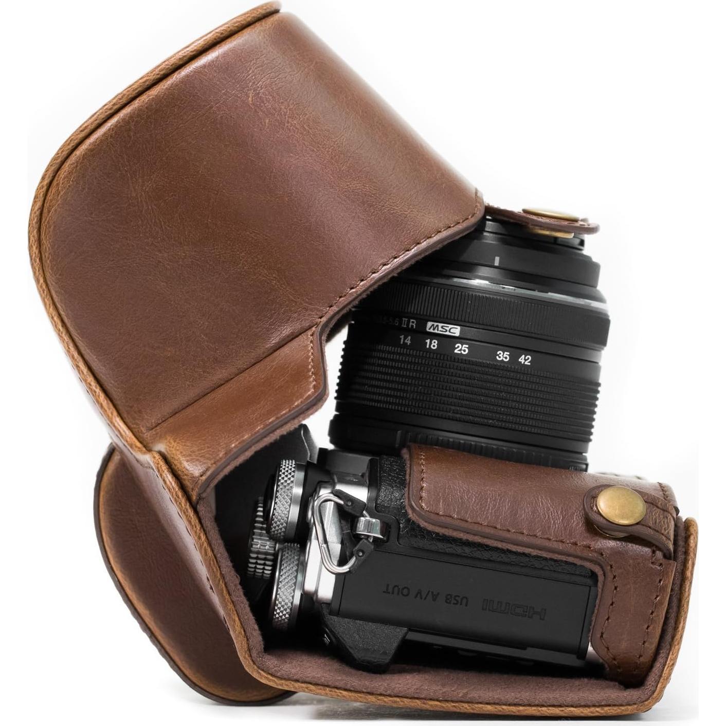 Funda de Cuero MegaGear para Olympus OM-D E-M10 Mark II - Marrón