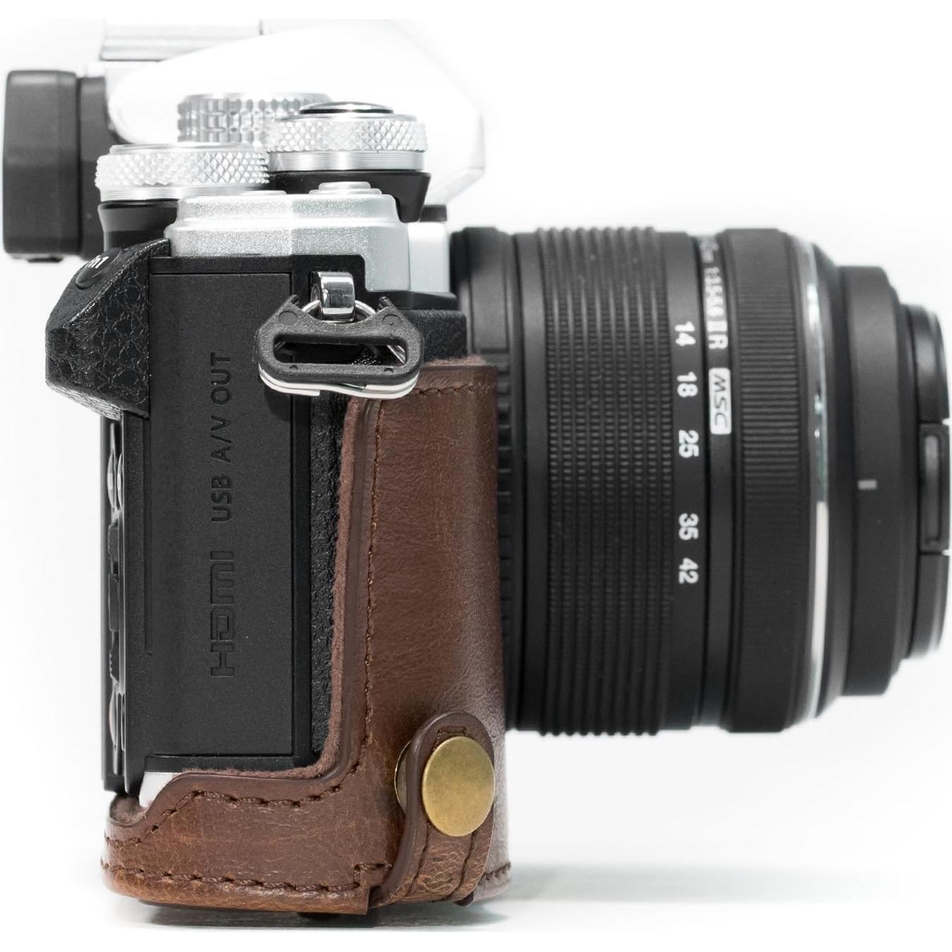 Funda de Cuero MegaGear para Olympus OM-D E-M10 Mark II - Marrón