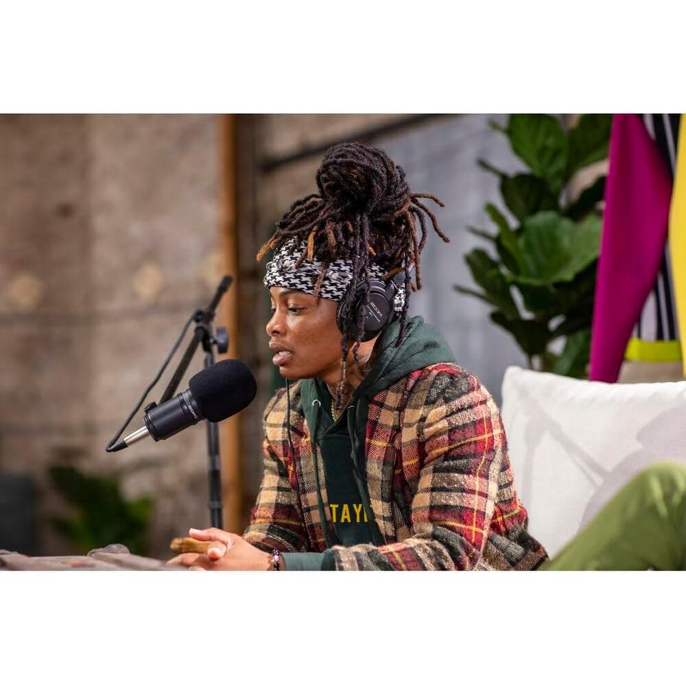 Micrófono Dinámico Zoom ZDM-1 para Podcasting + Accesorios