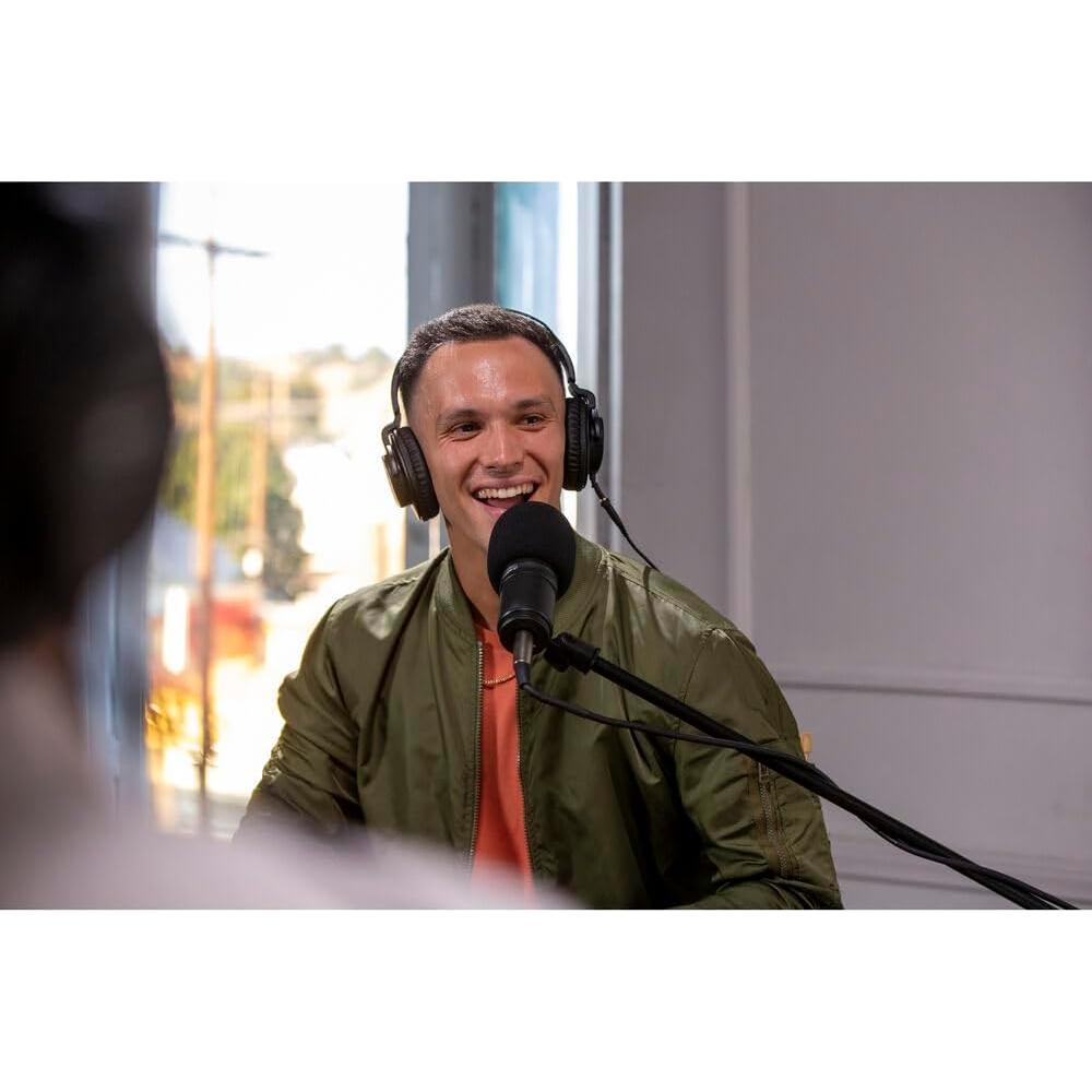 Micrófono Dinámico Zoom ZDM-1 para Podcasting + Accesorios