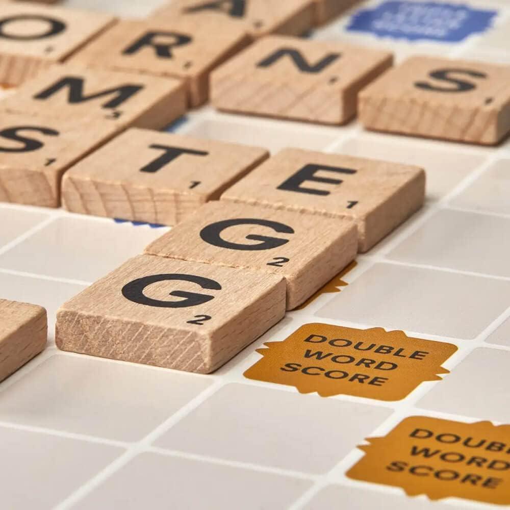 Juego de Mesa Scrabble Hasbro Clásico para 2-4 Jugadores